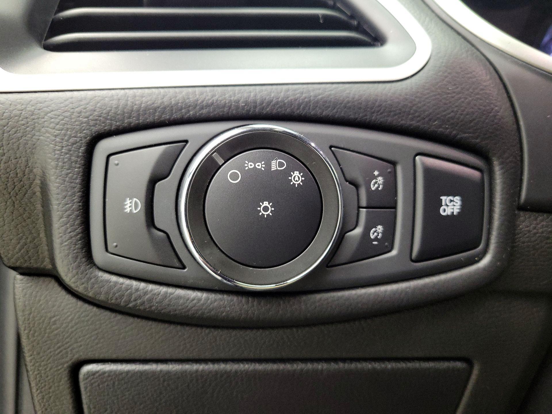 Thumbnail: 2021 Ford Edge - 13