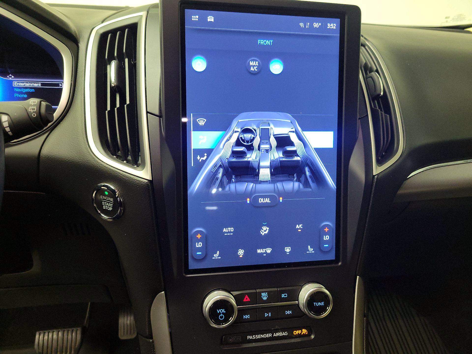 Thumbnail: 2021 Ford Edge - 17