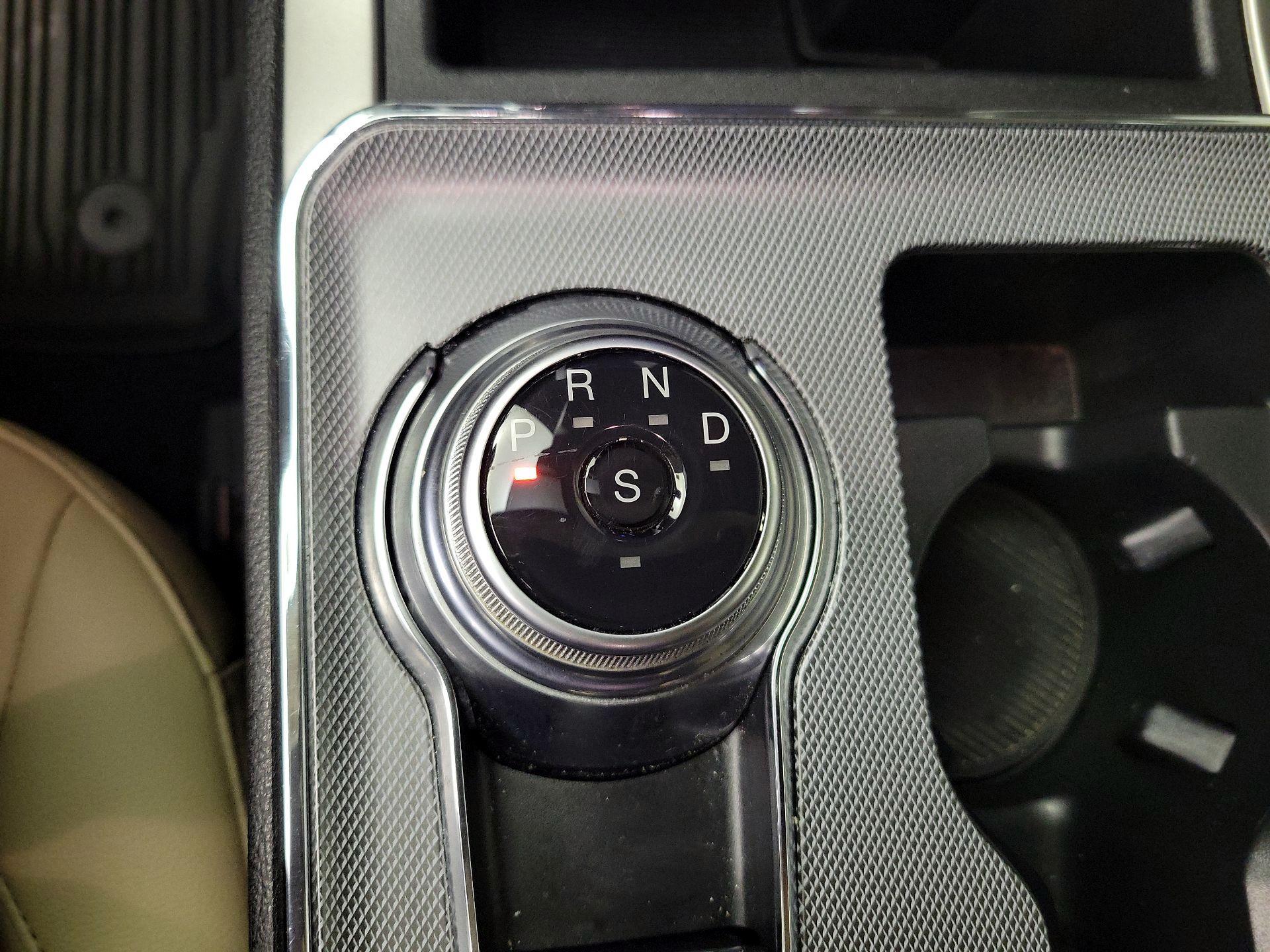 Thumbnail: 2021 Ford Edge - 18