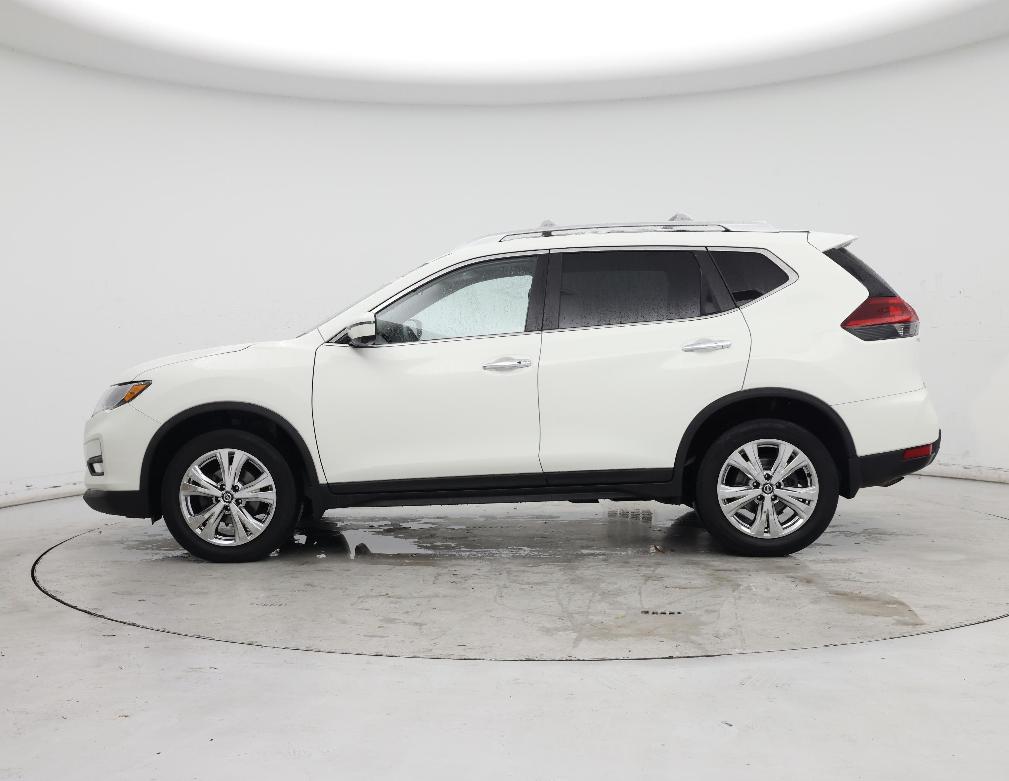 Thumbnail: 2020 Nissan Rogue - 3