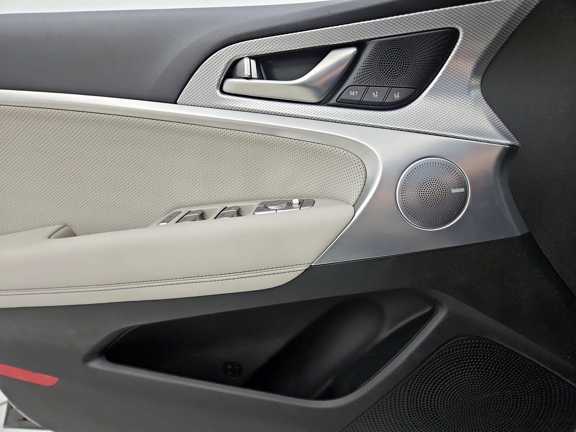 Thumbnail: 2022 Genesis G70 - 12