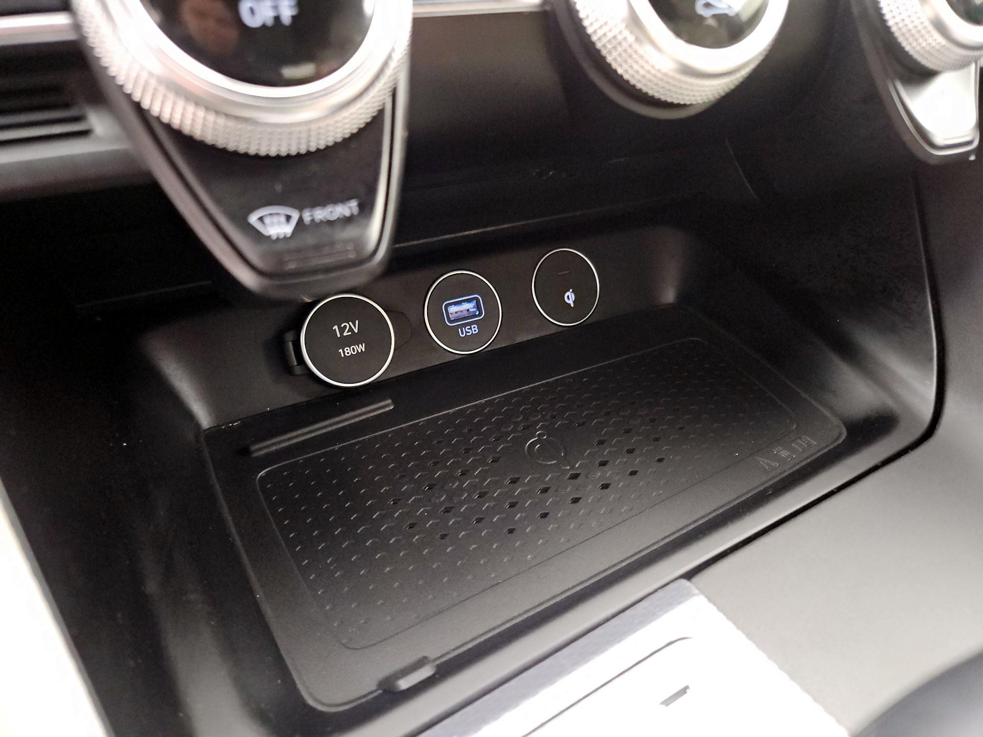 Thumbnail: 2022 Genesis G70 - 19