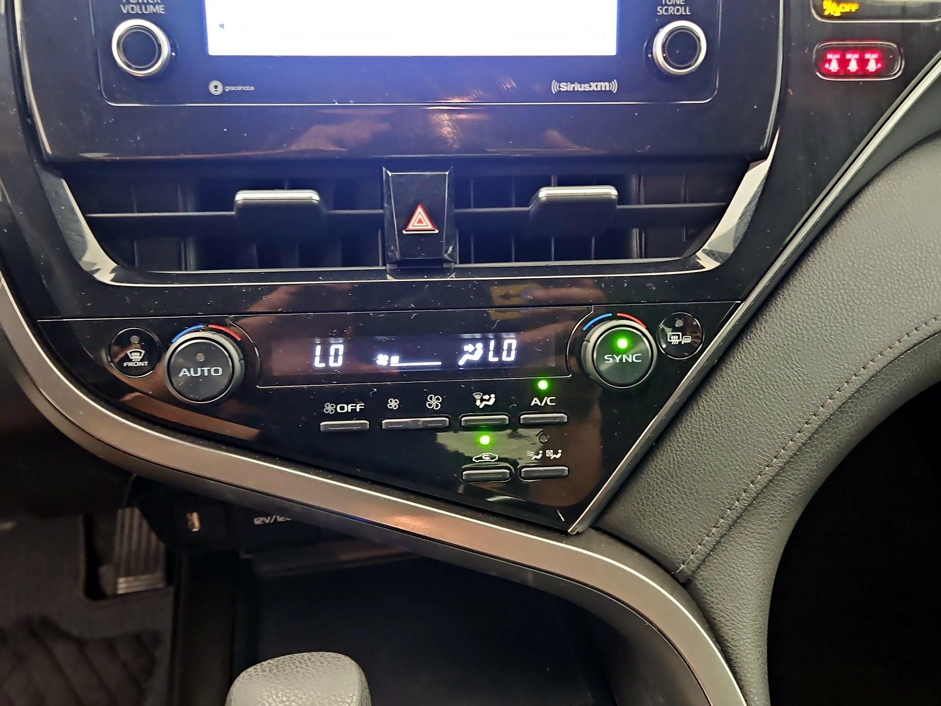Thumbnail: 2022 Toyota Camry - 16