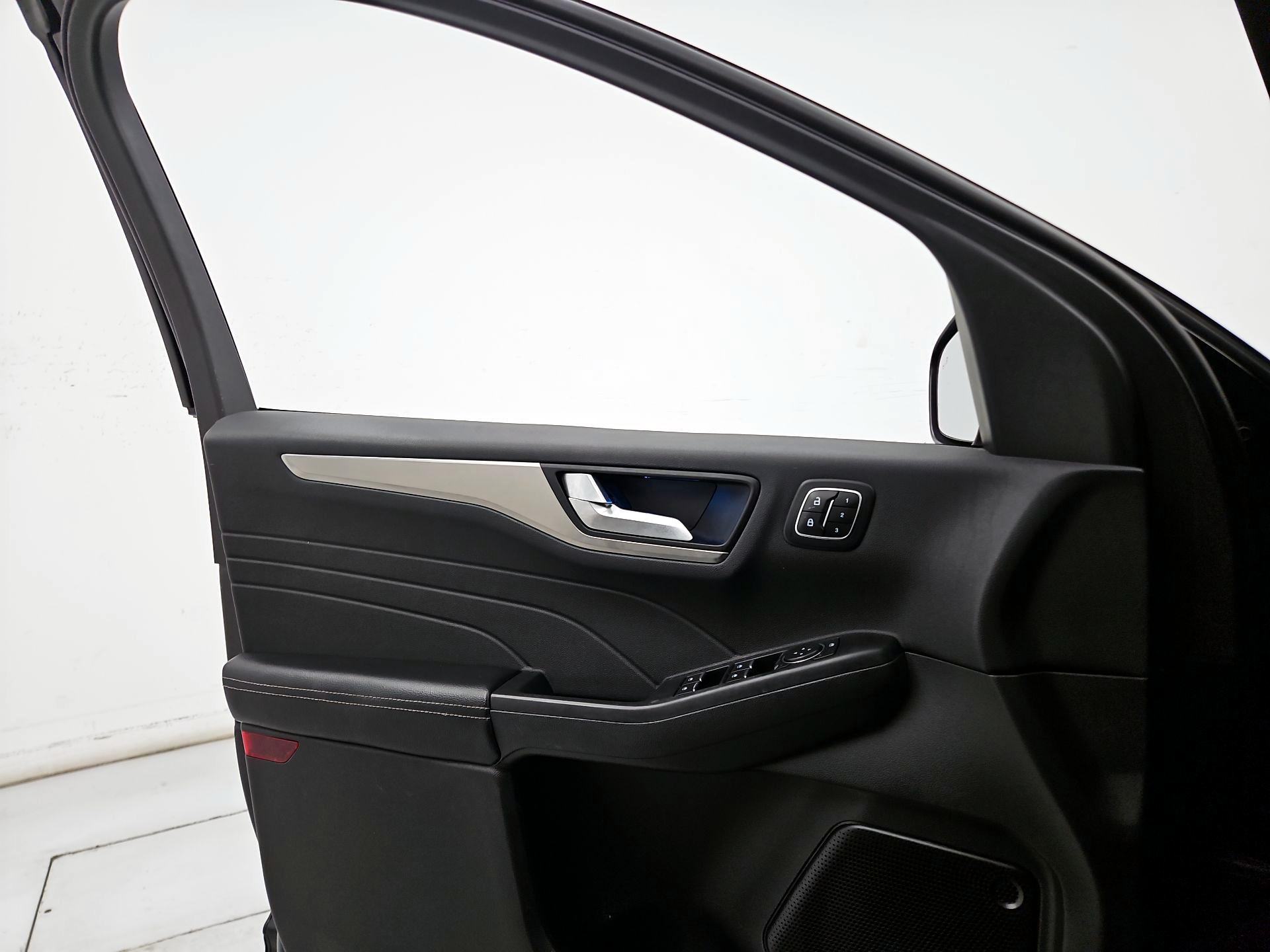 Thumbnail: 2022 Ford Escape - 12