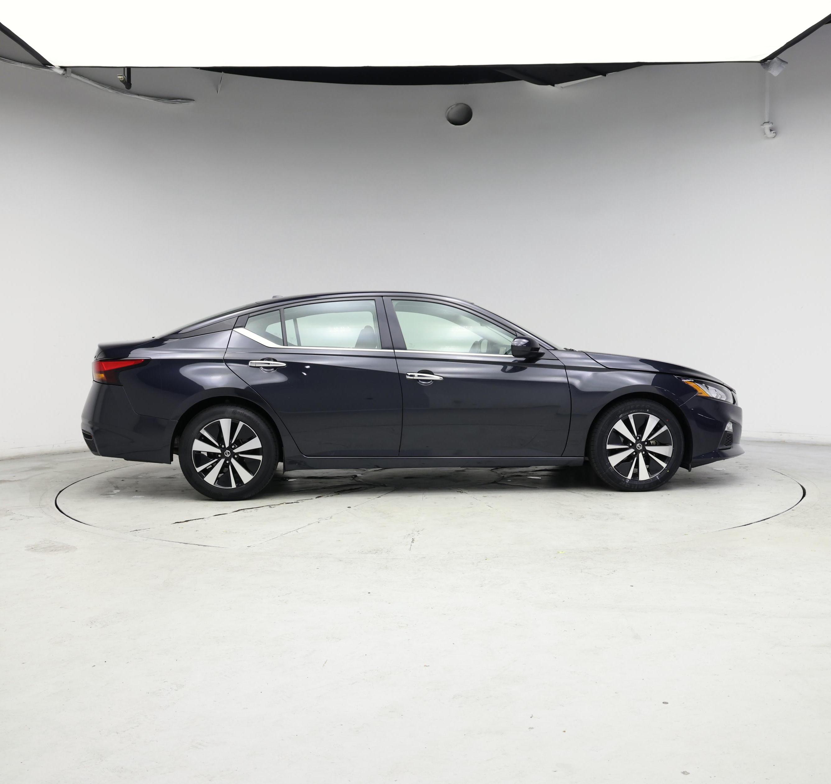 Thumbnail: 2022 Nissan Altima - 7