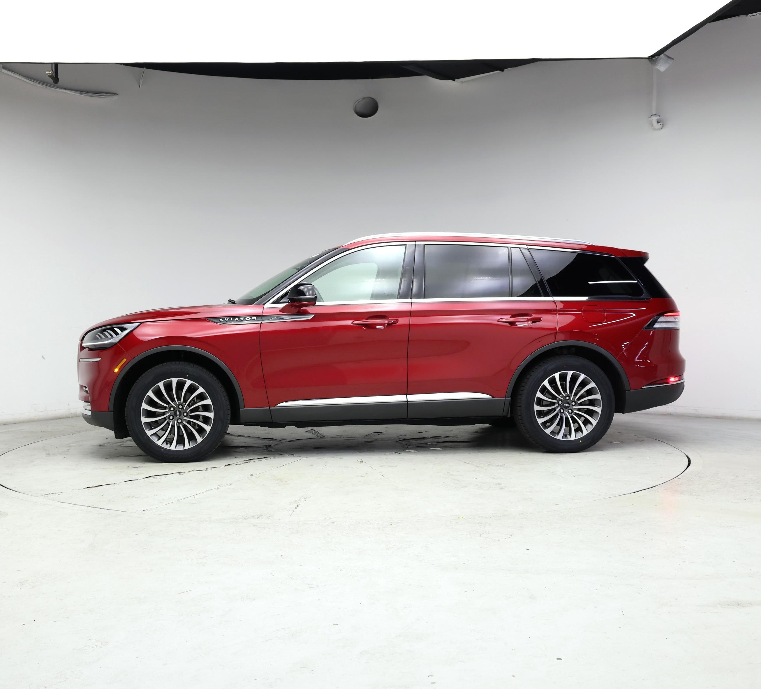 Thumbnail: 2020 Lincoln Aviator - 3