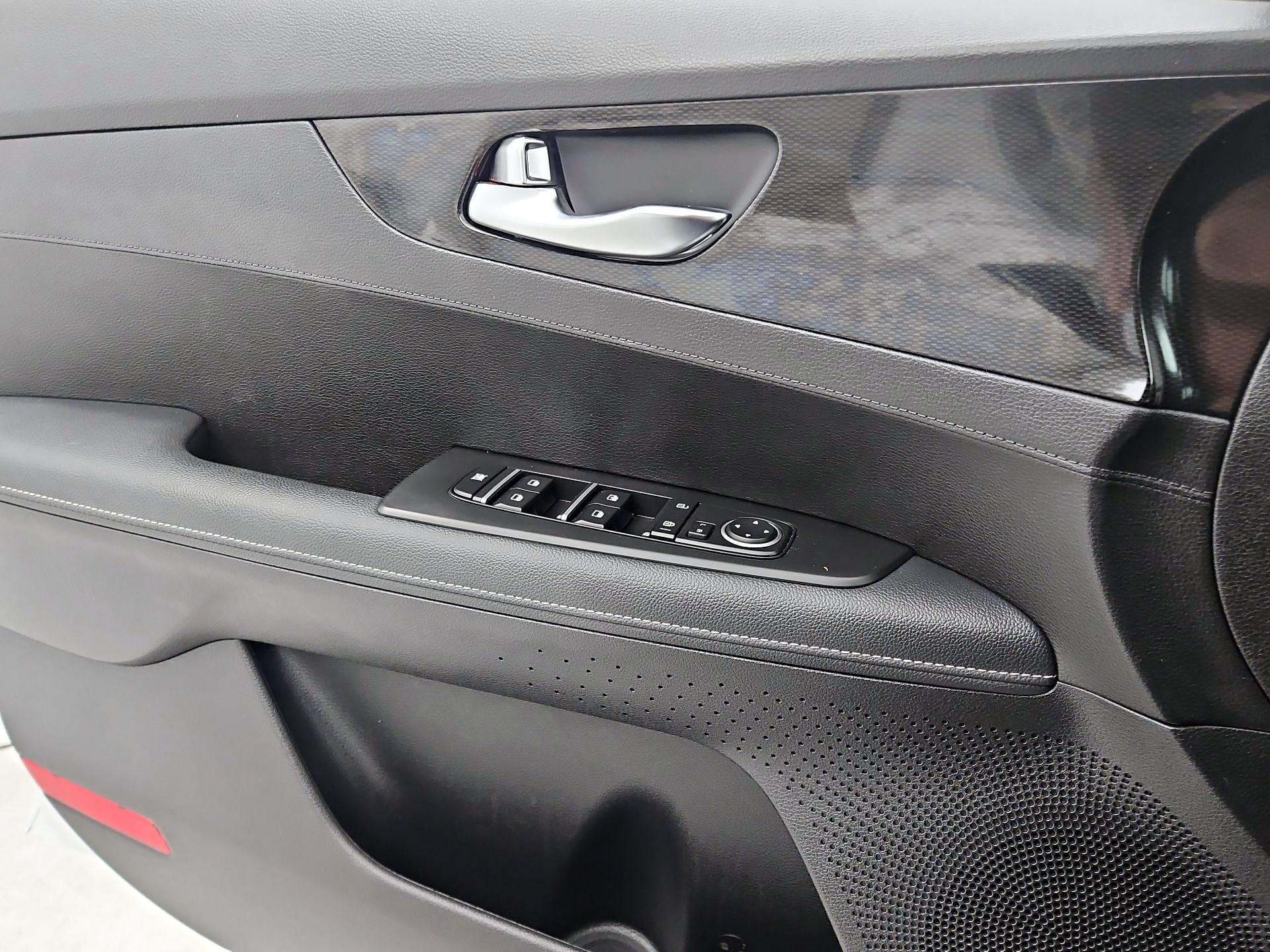 Thumbnail: 2023 Kia Forte - 12