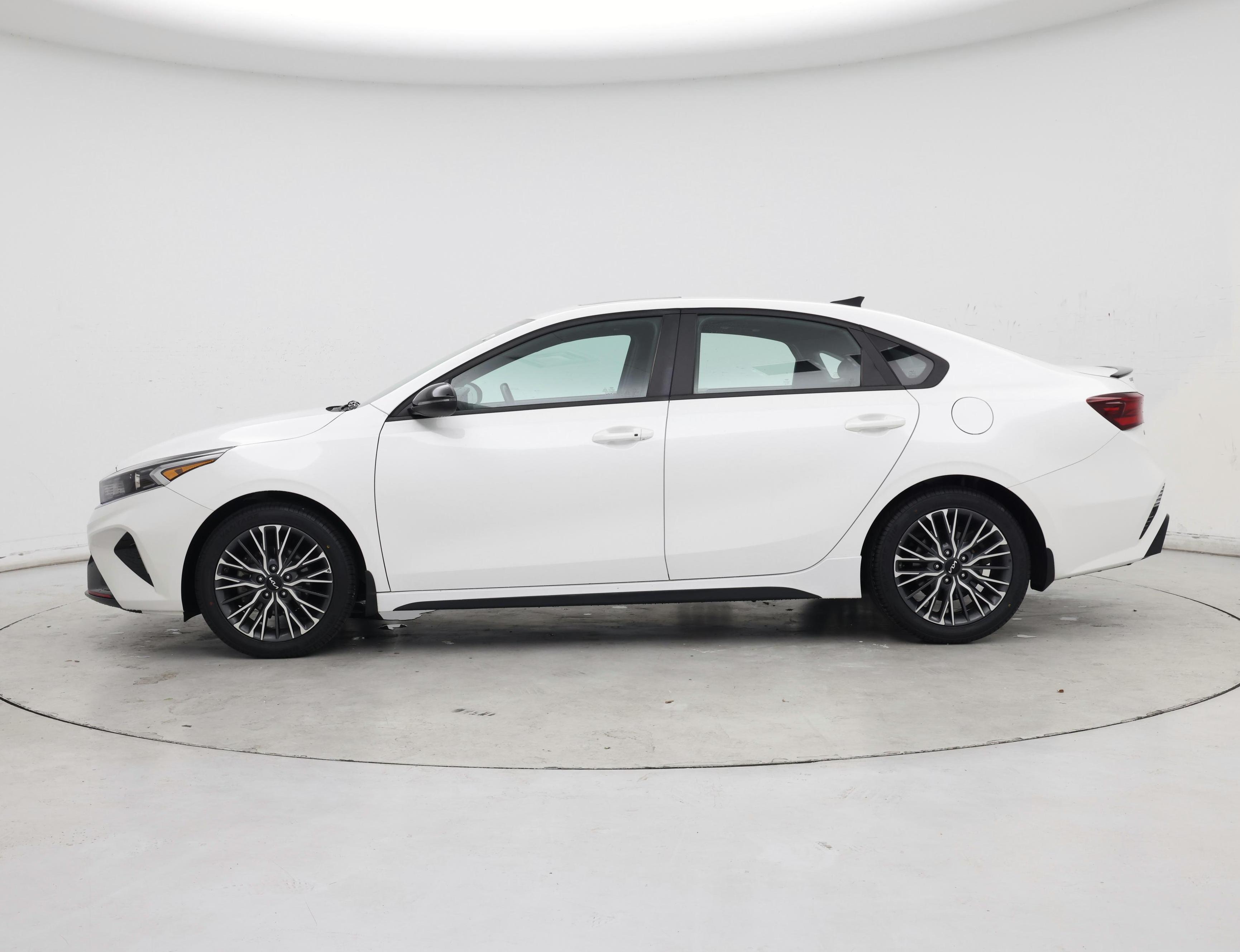 Thumbnail: 2023 Kia Forte - 3