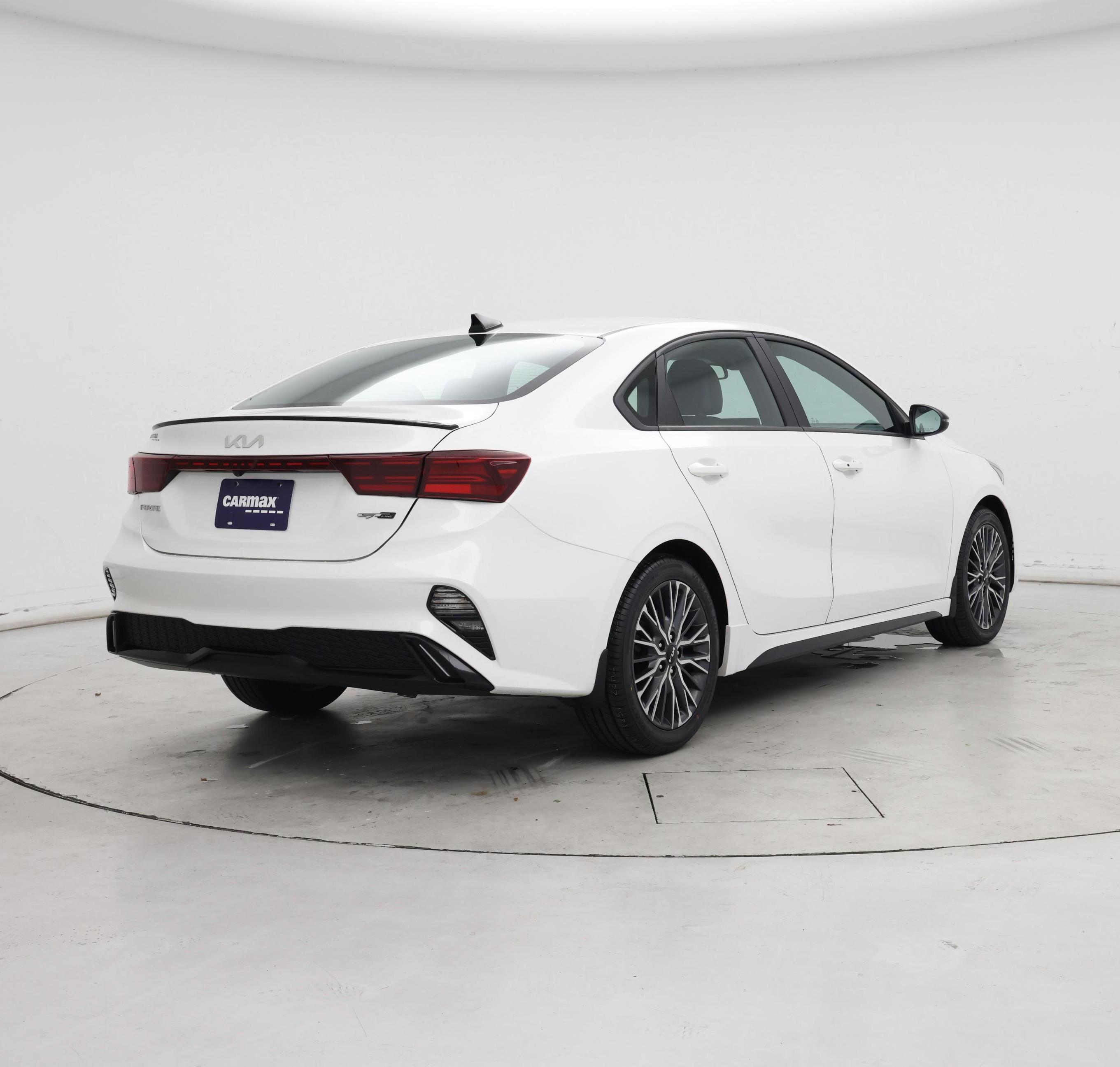 Thumbnail: 2023 Kia Forte - 8