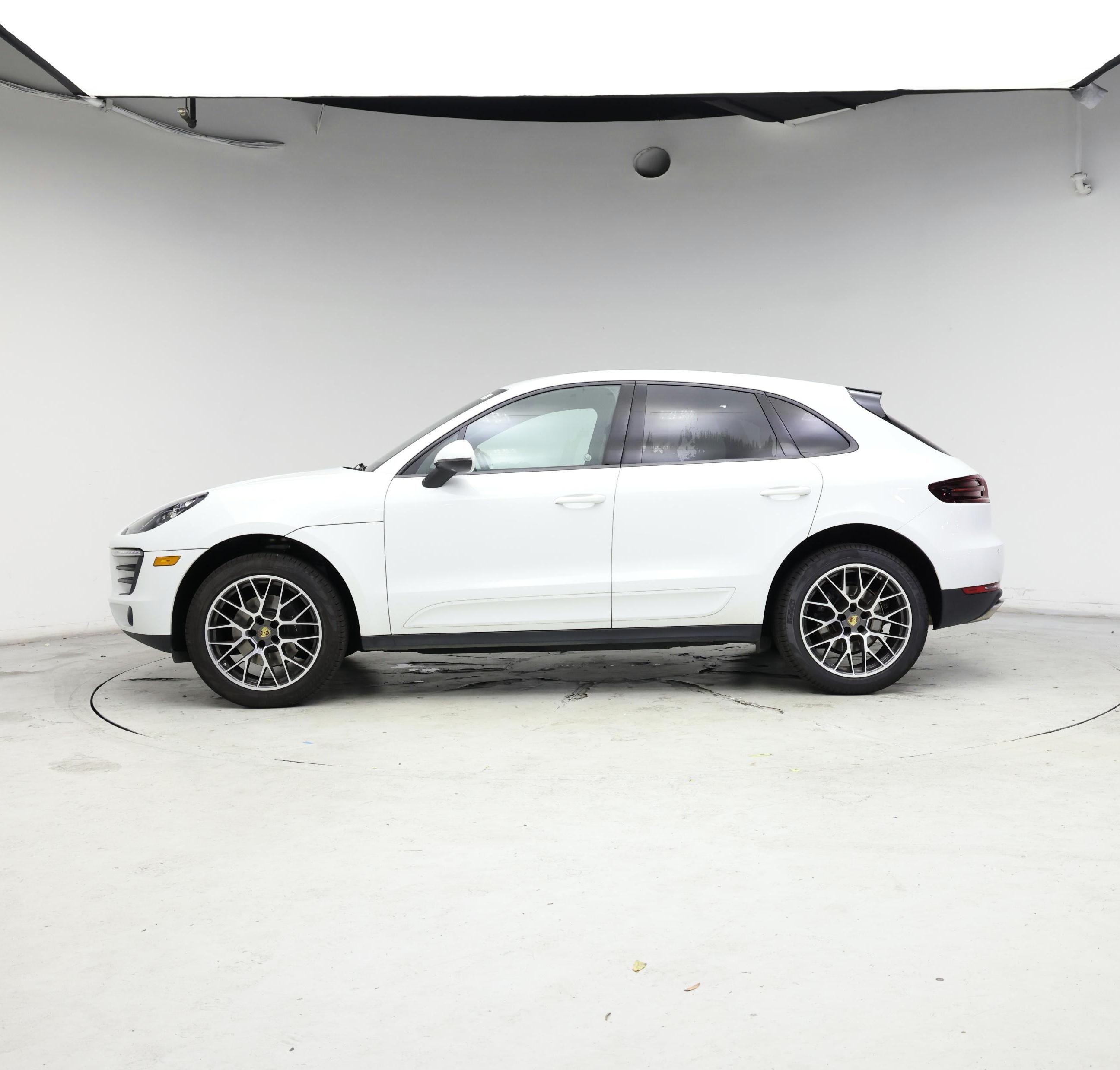 Thumbnail: 2018 Porsche Macan - 3