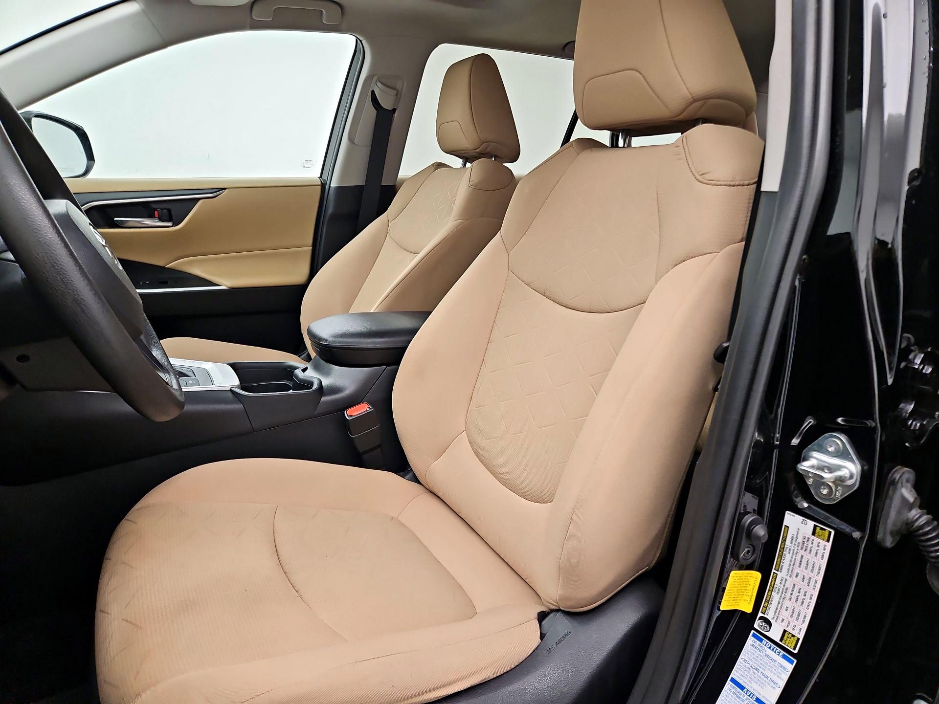 Thumbnail: 2021 Toyota RAV4 - 11