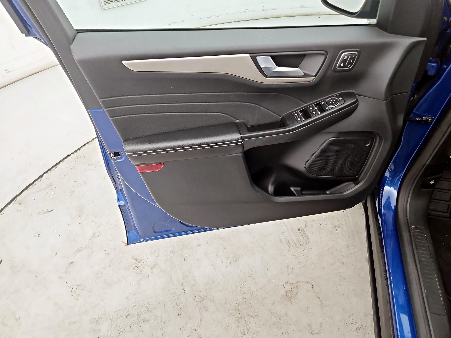 Thumbnail: 2022 Ford Escape - 12