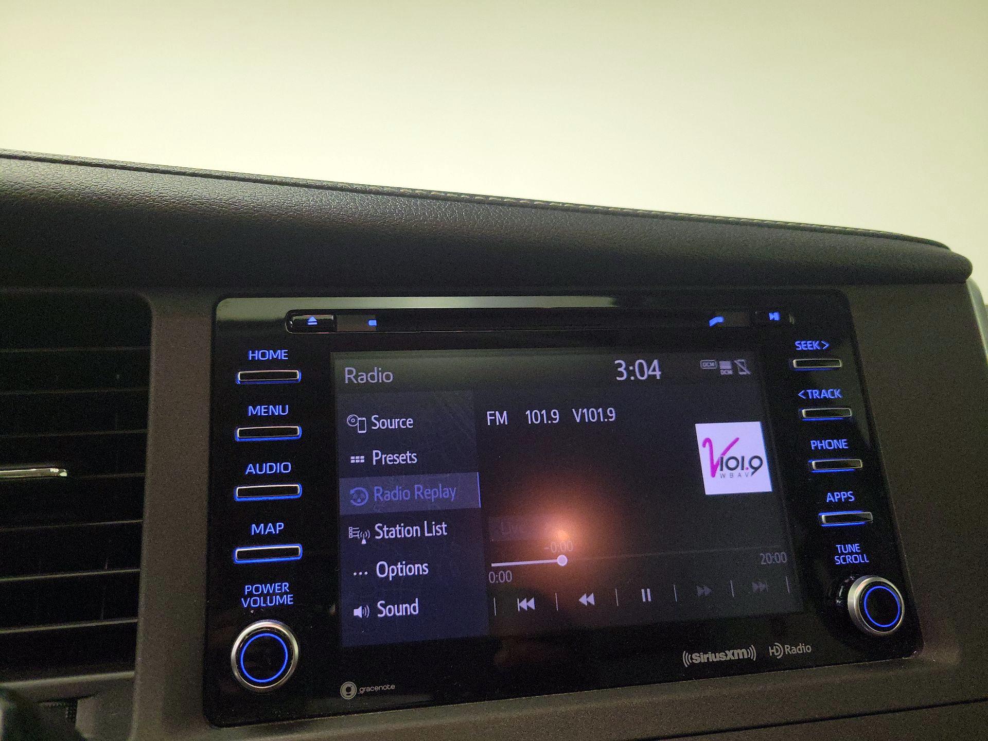 Thumbnail: 2018 Toyota Sienna - 16