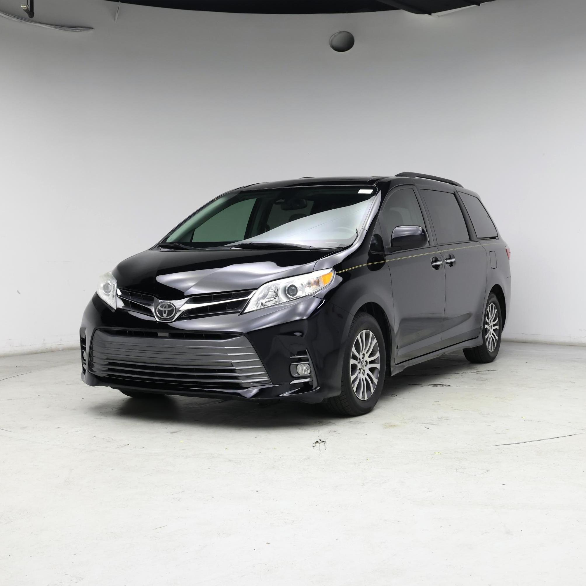 Thumbnail: 2018 Toyota Sienna - 4