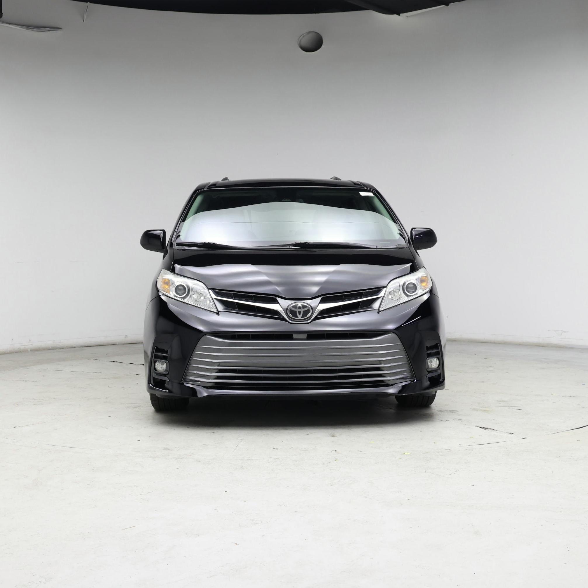Thumbnail: 2018 Toyota Sienna - 5