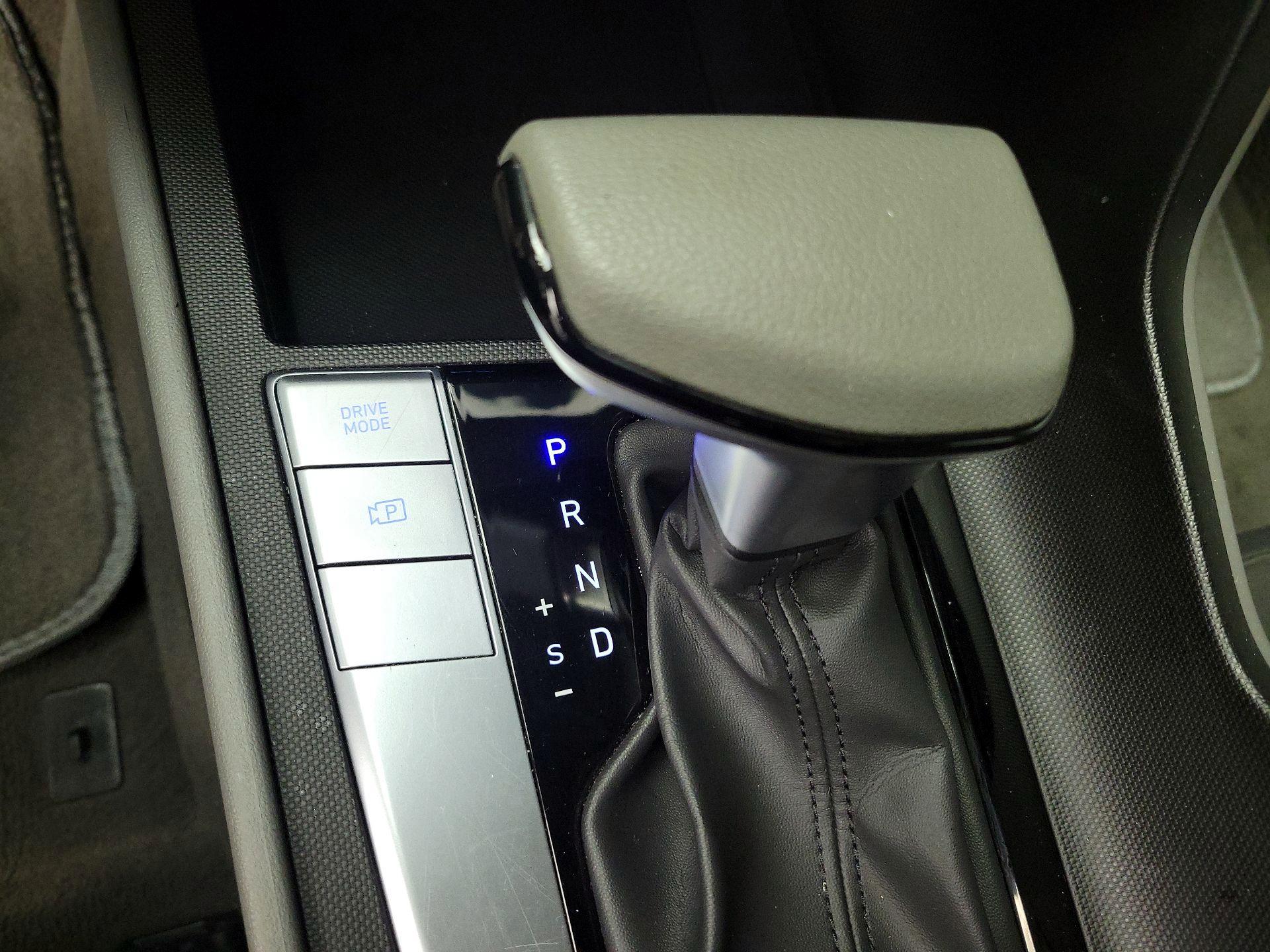 Thumbnail: 2024 Hyundai Elantra - 18