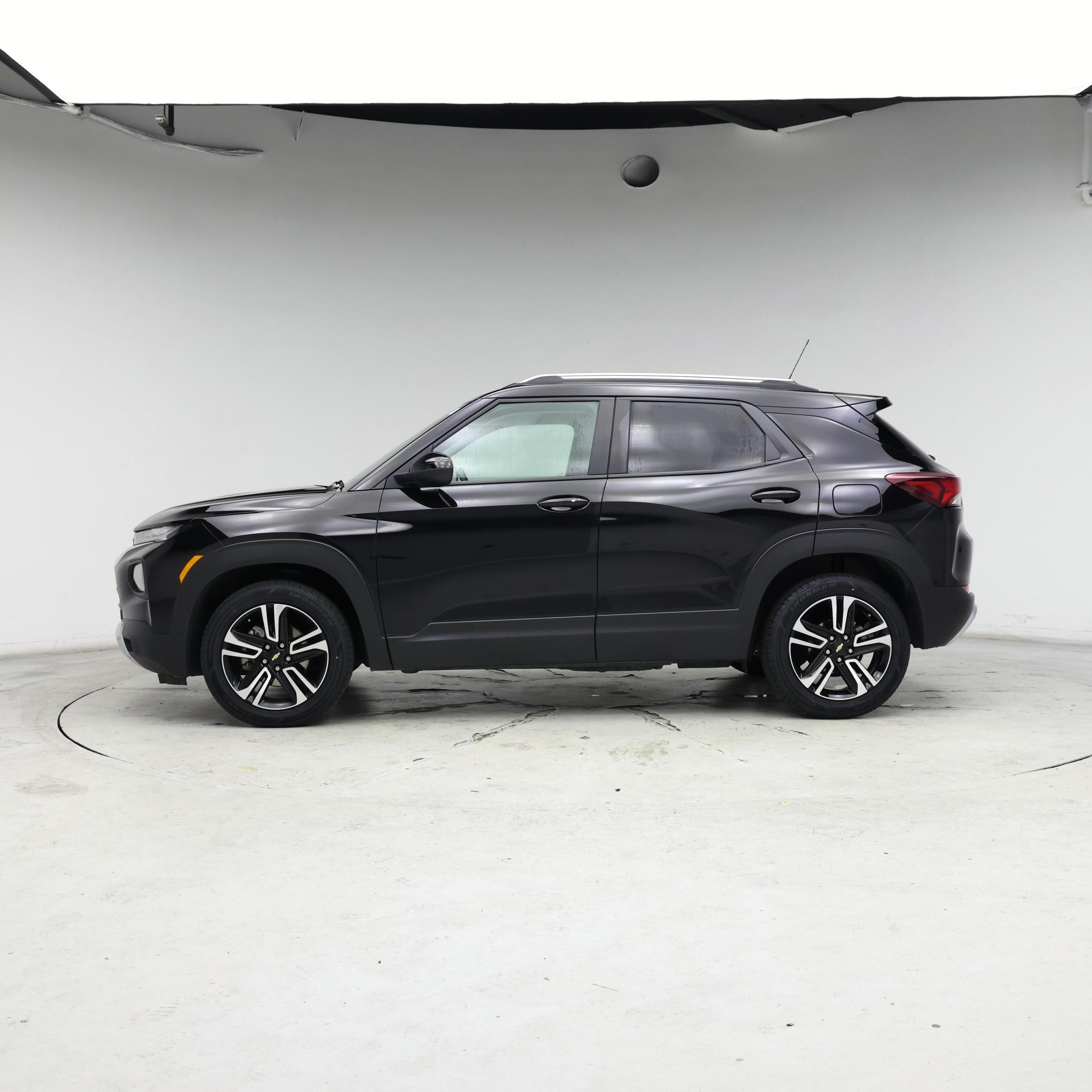 Thumbnail: 2023 Chevrolet TrailBlazer - 3
