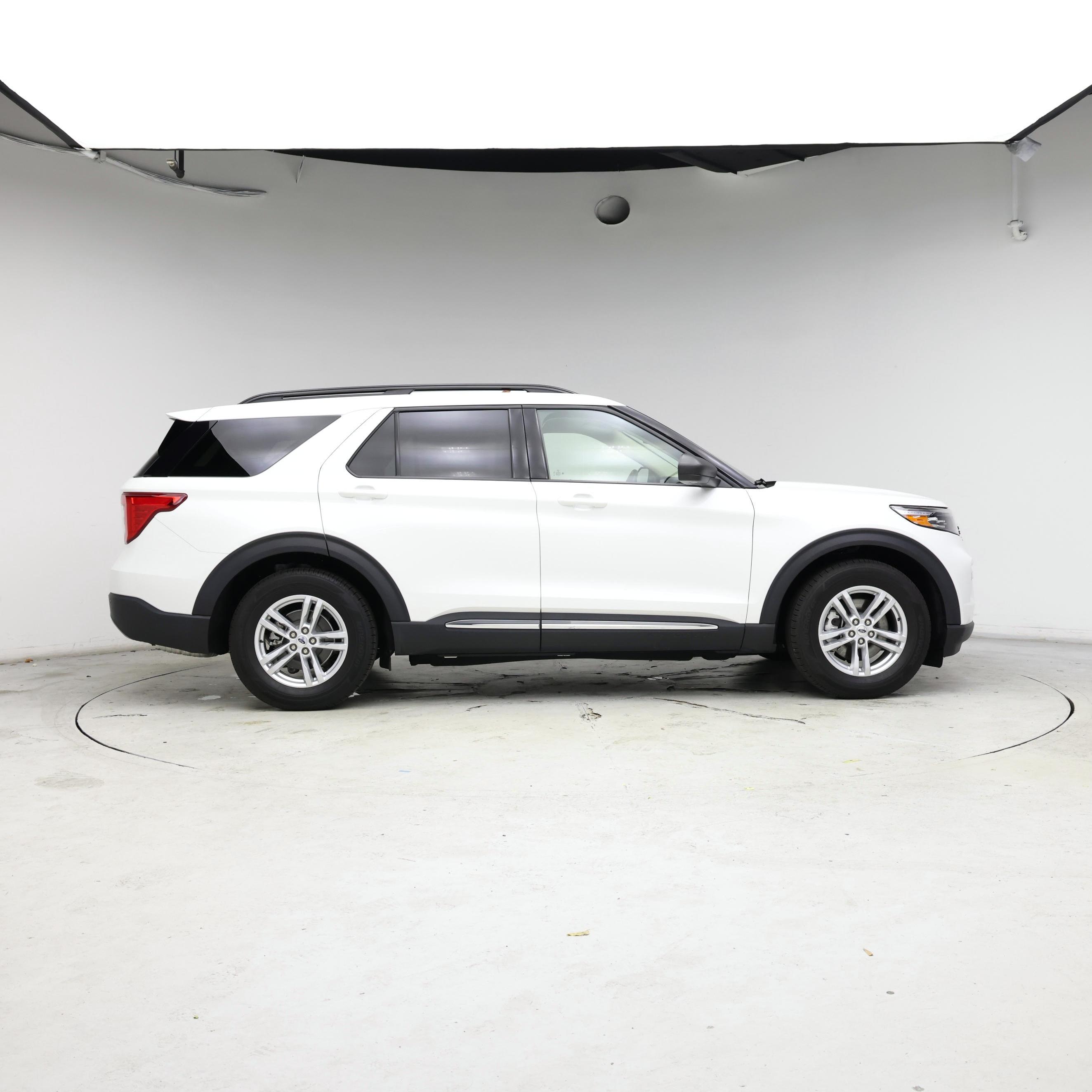 Thumbnail: 2022 Ford Explorer - 7