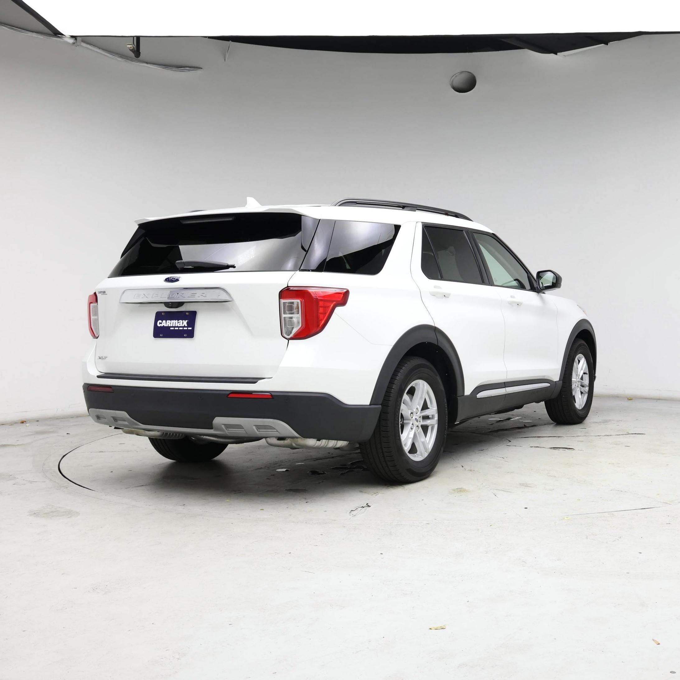 Thumbnail: 2022 Ford Explorer - 8
