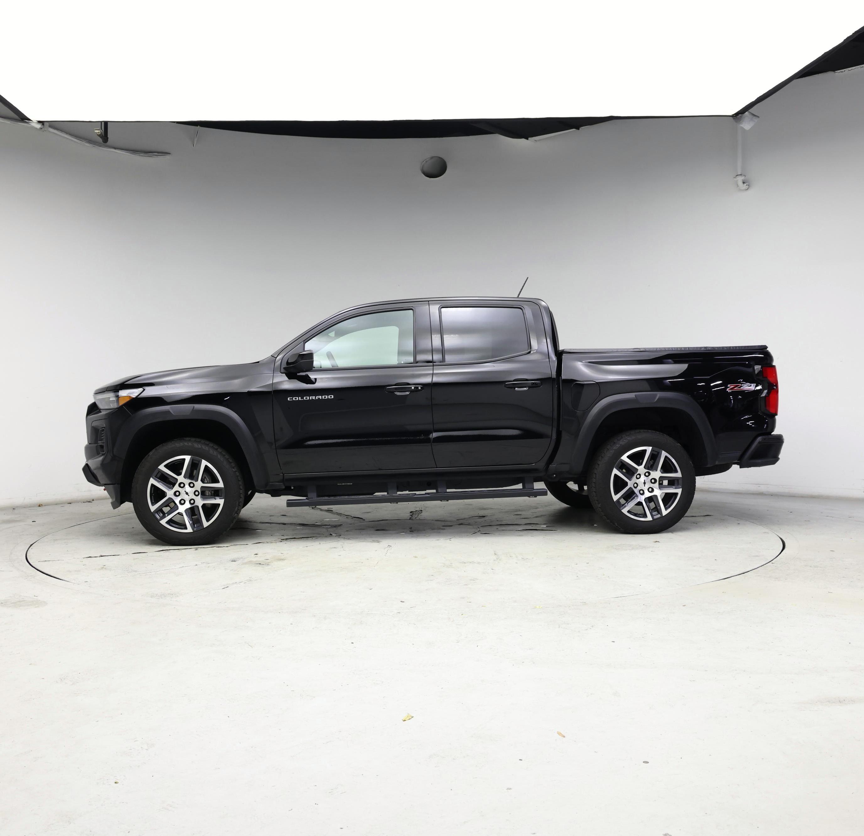 Thumbnail: 2024 Chevrolet Colorado - 3