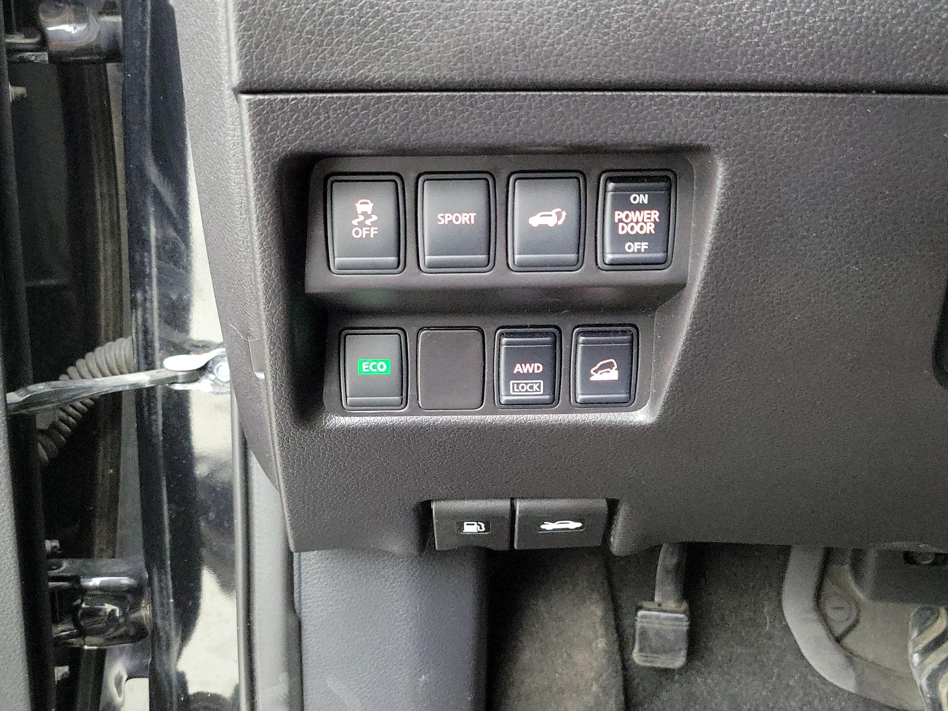 Thumbnail: 2015 Nissan Rogue - 13