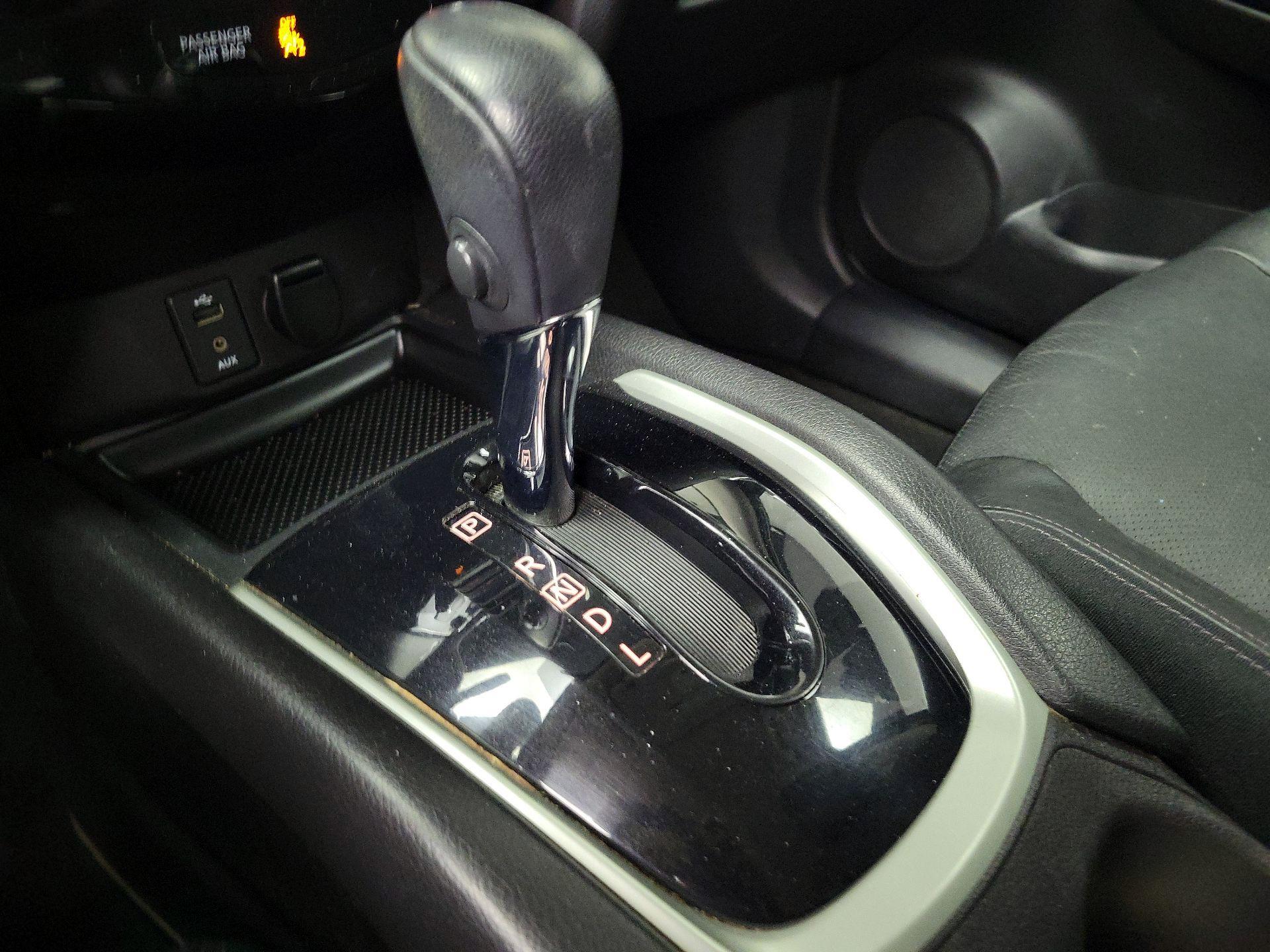 Thumbnail: 2015 Nissan Rogue - 17