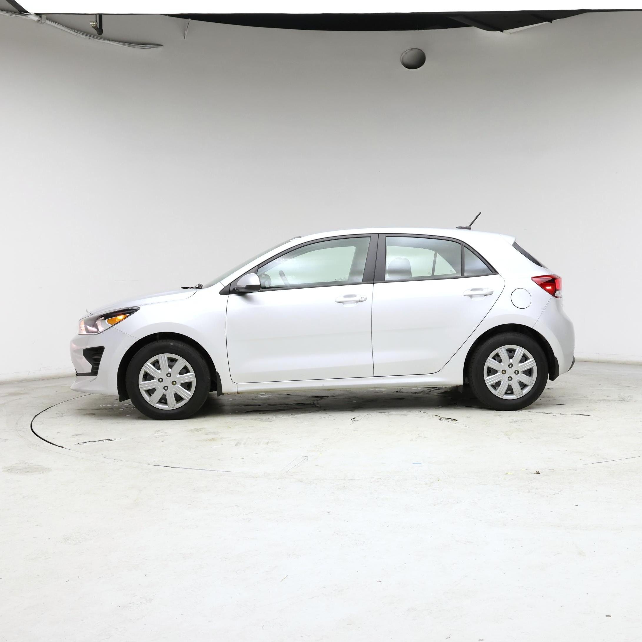 Thumbnail: 2023 Kia Rio - 3