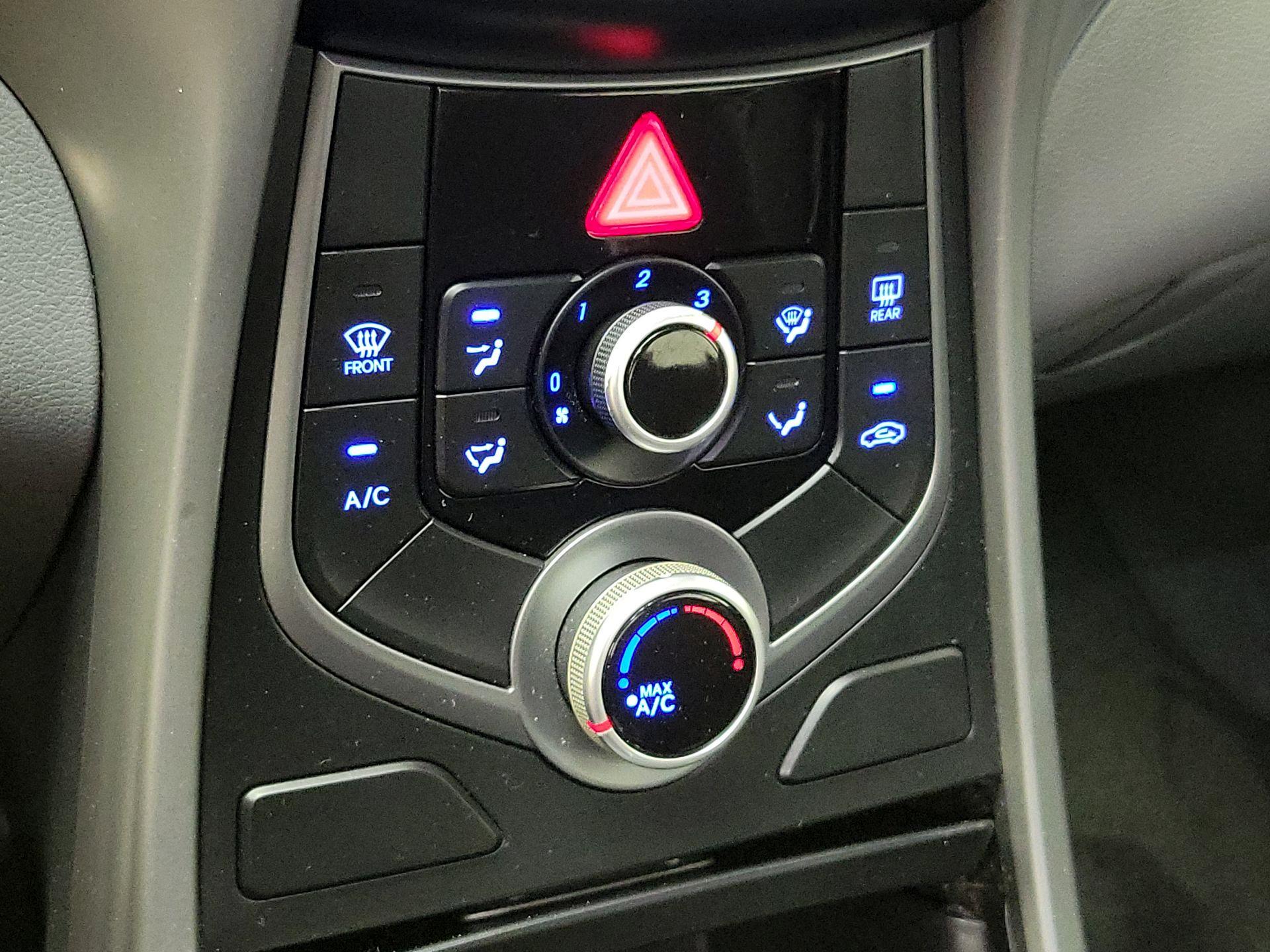 Thumbnail: 2015 Hyundai Elantra - 16