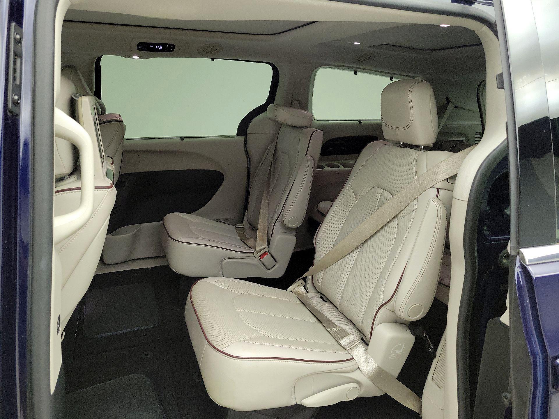 Thumbnail: 2017 Chrysler Pacifica - 20