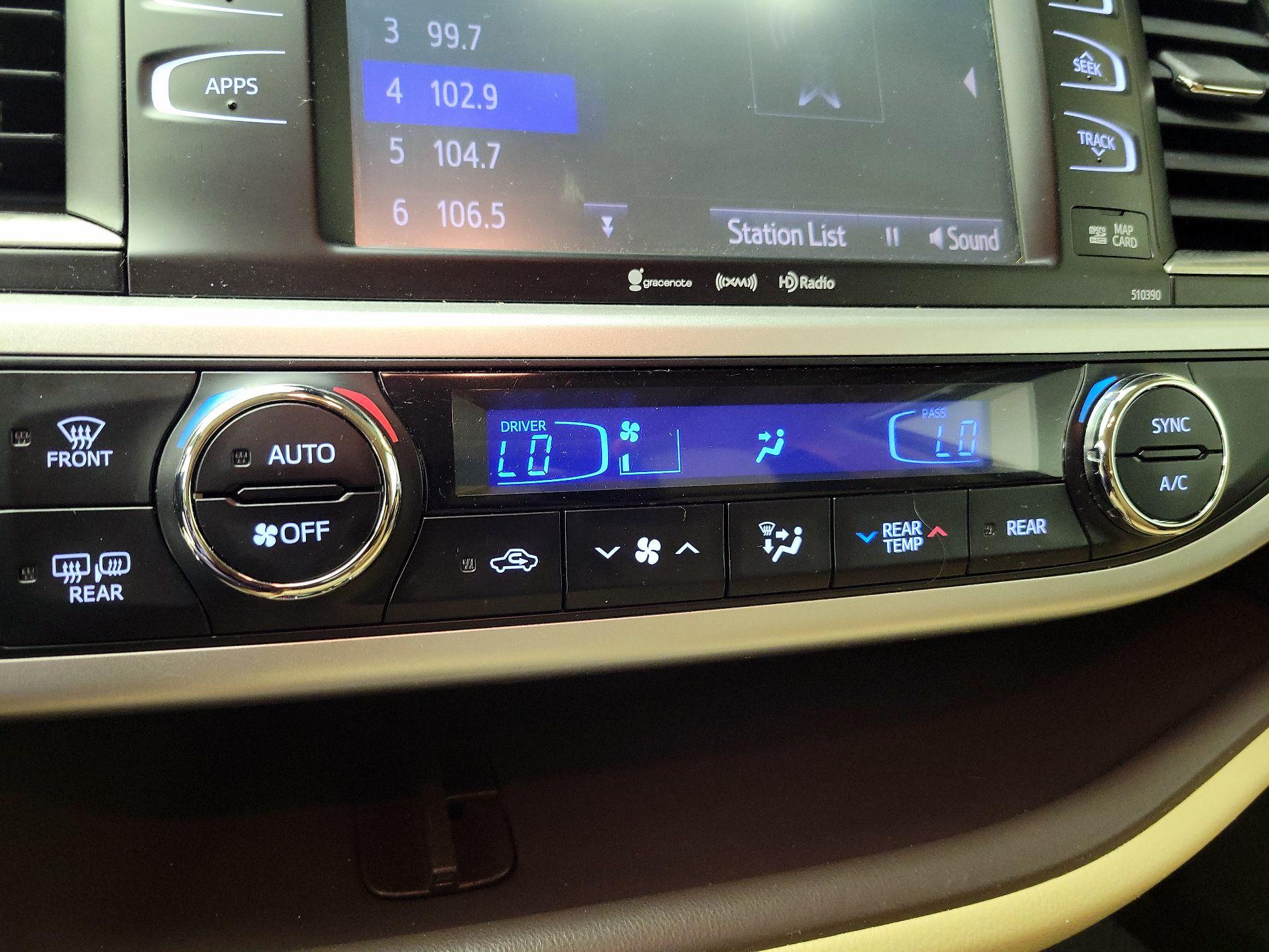 Thumbnail: 2019 Toyota Highlander - 16