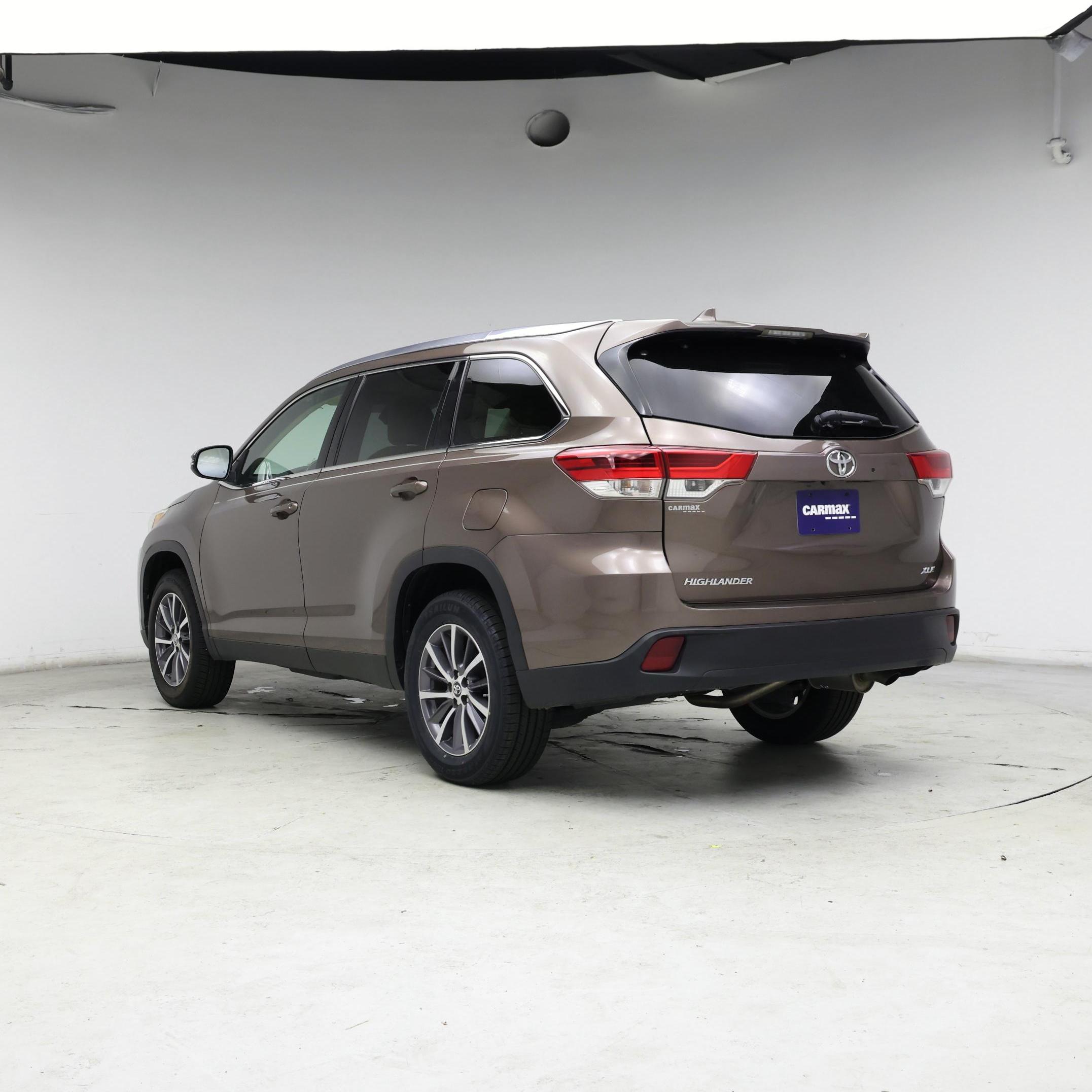 Thumbnail: 2019 Toyota Highlander - 2