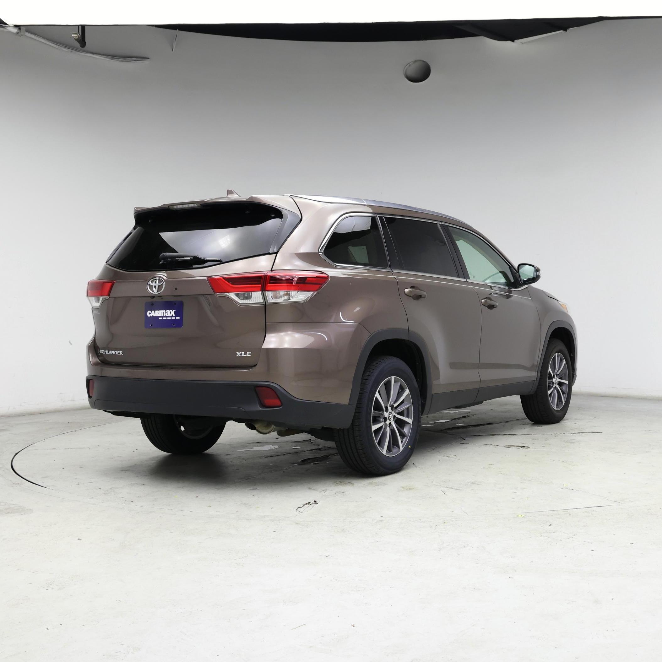 Thumbnail: 2019 Toyota Highlander - 8