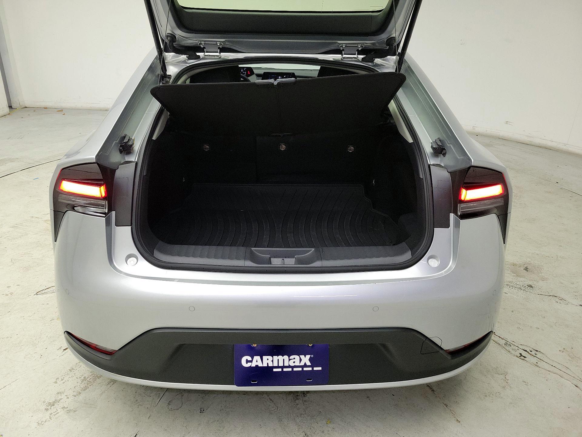 Thumbnail: 2024 Toyota Prius - 20