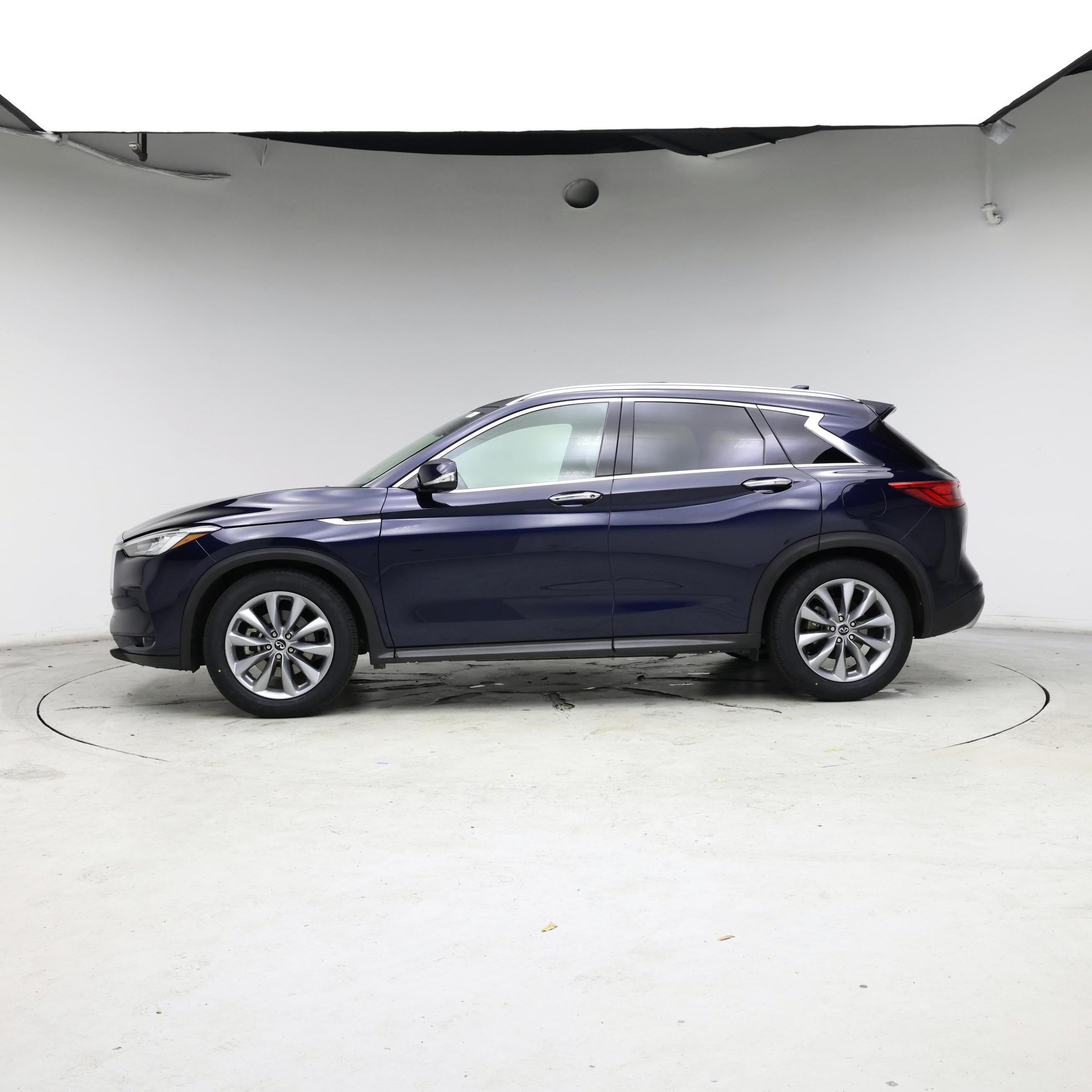 Thumbnail: 2019 INFINITI QX50 - 3