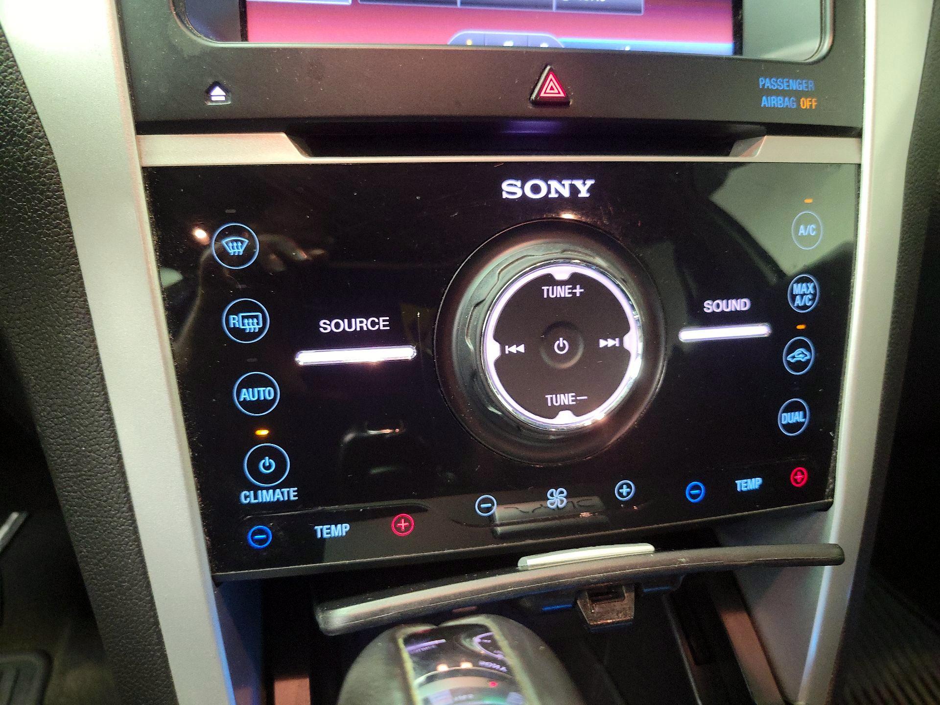 Thumbnail: 2015 Ford Explorer - 17