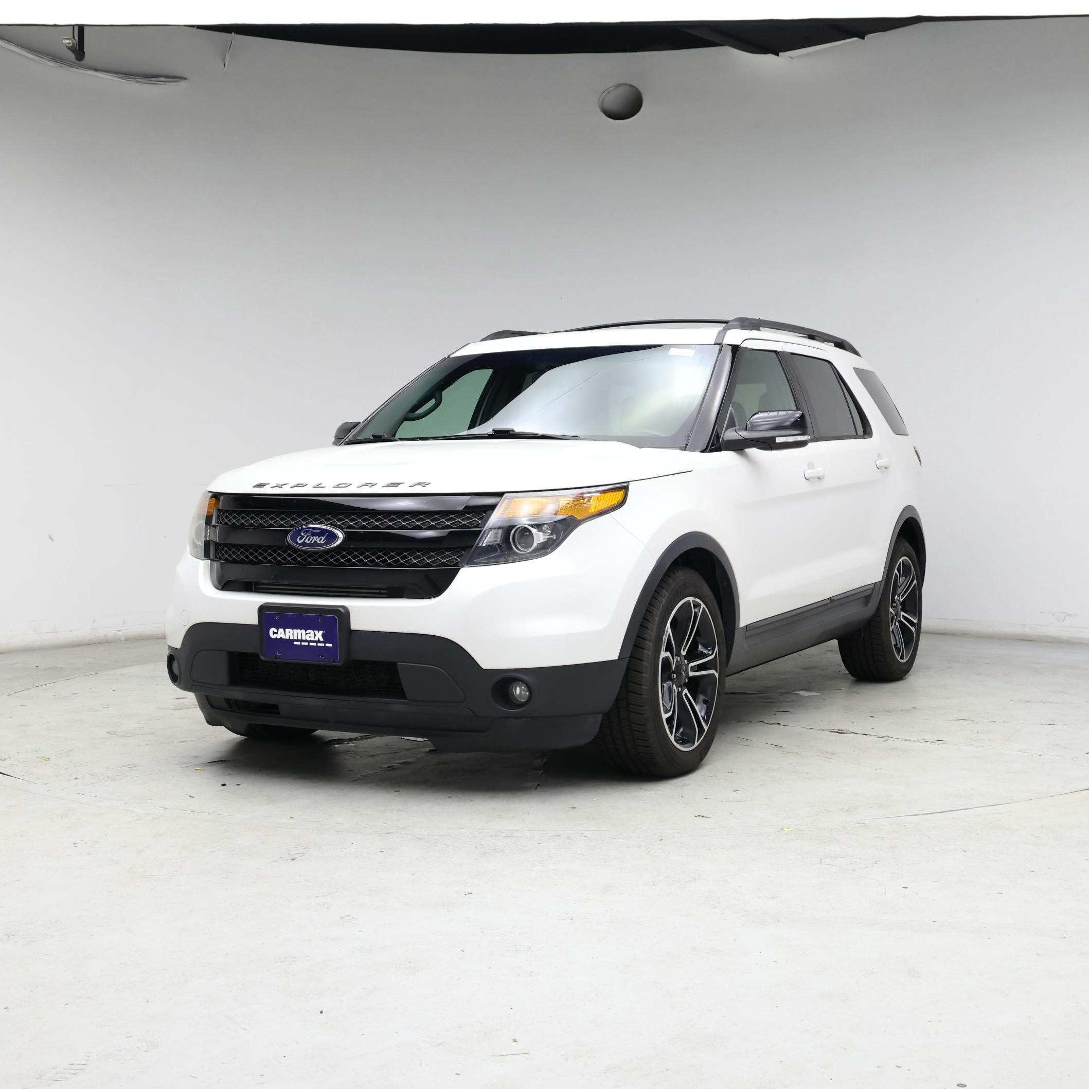 Thumbnail: 2015 Ford Explorer - 4
