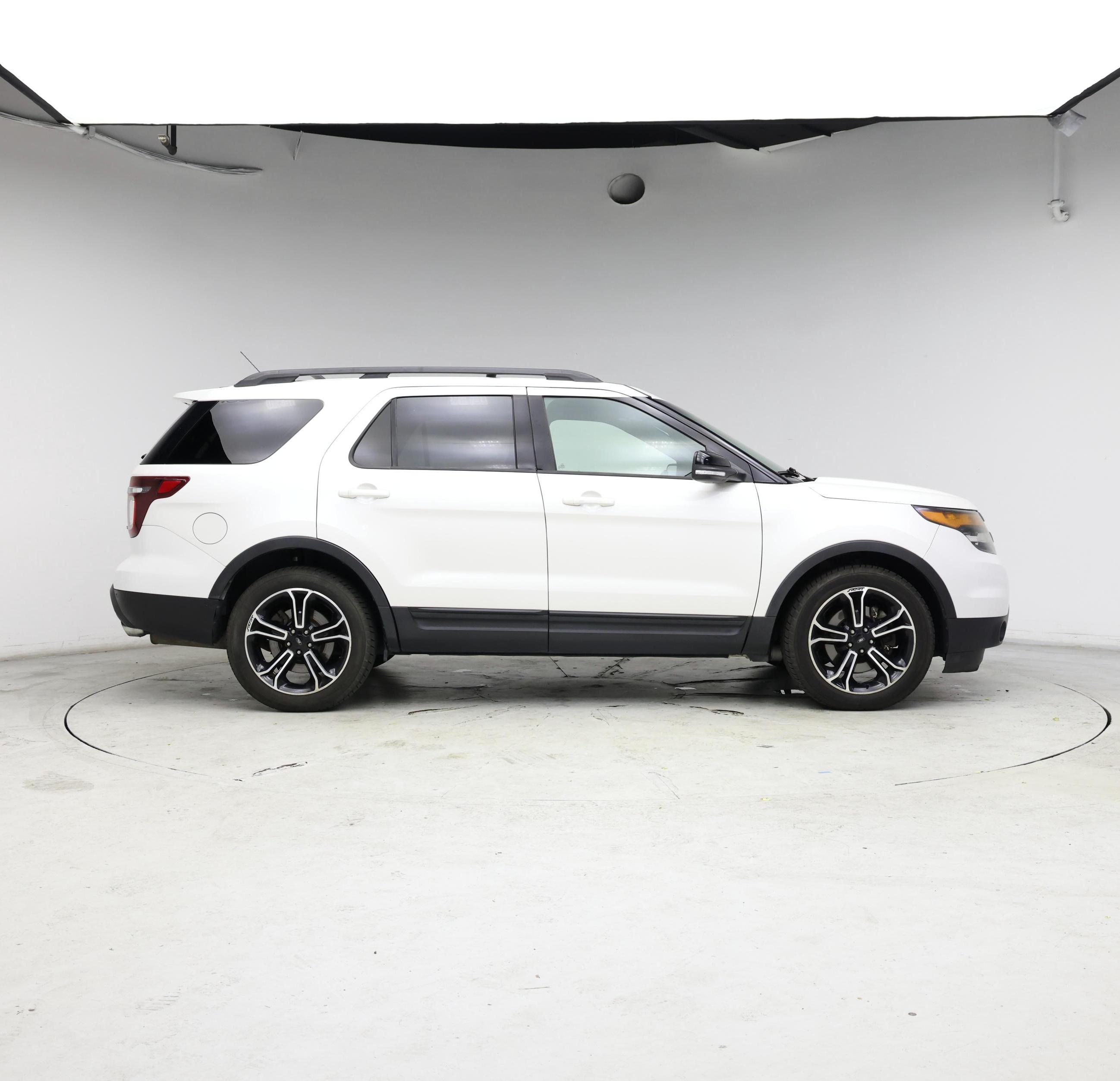 Thumbnail: 2015 Ford Explorer - 7