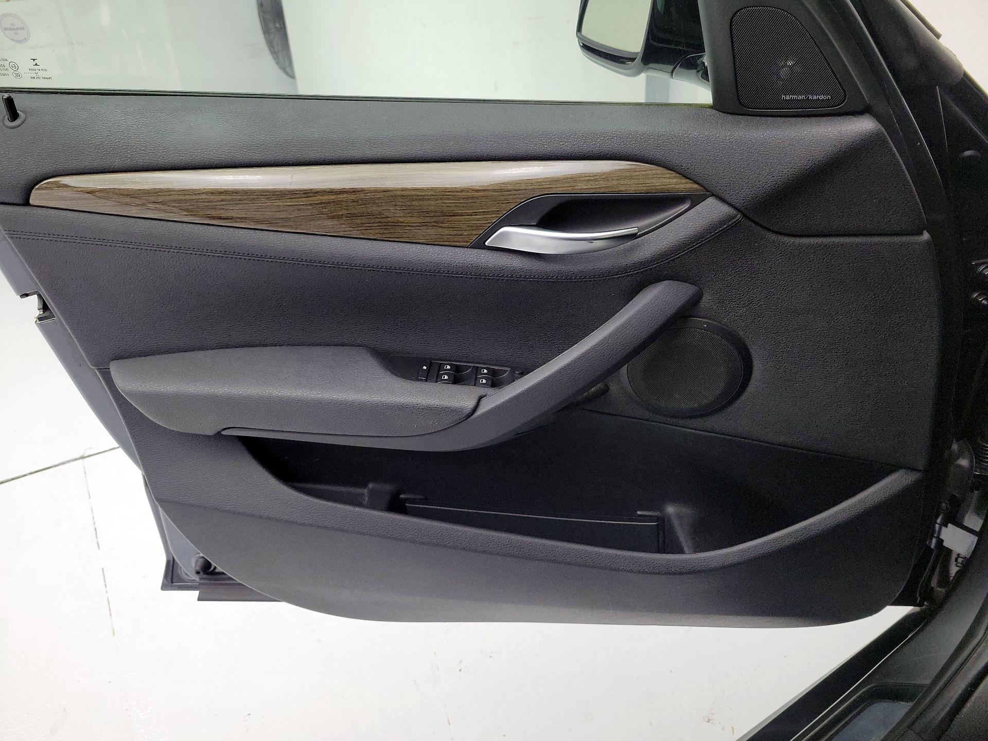 Thumbnail: 2015 BMW X1 - 12