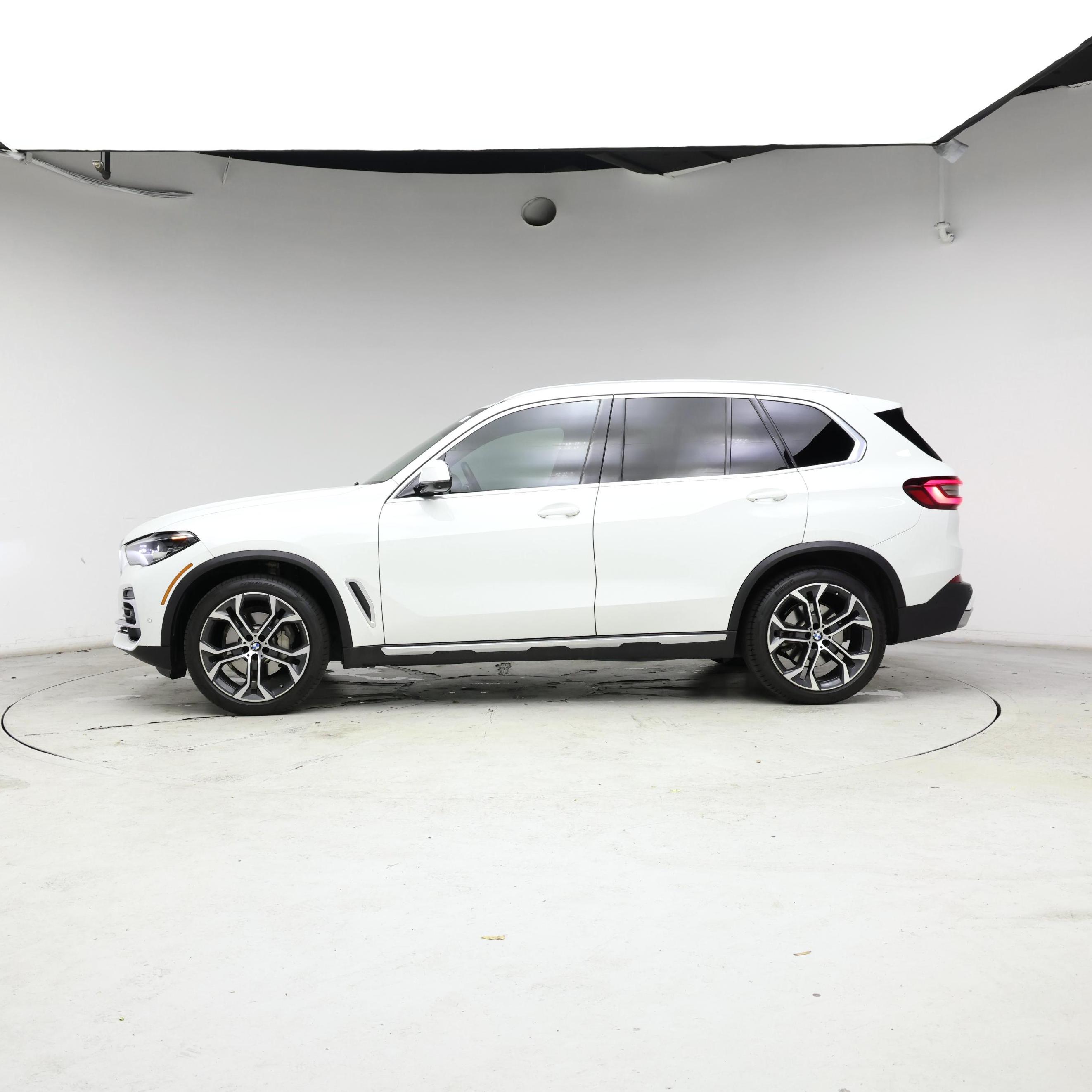 Thumbnail: 2023 BMW X5 - 3