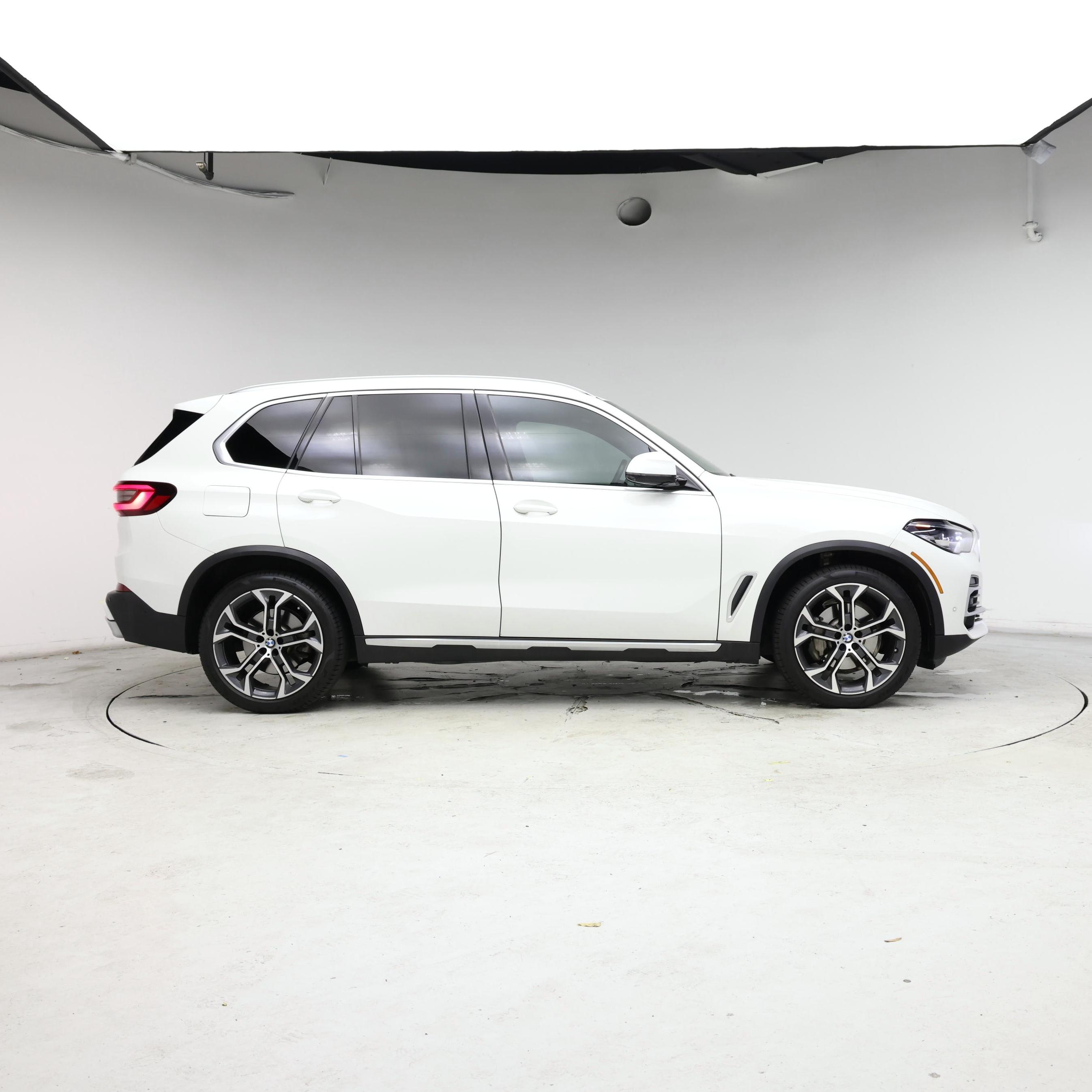 Thumbnail: 2023 BMW X5 - 7