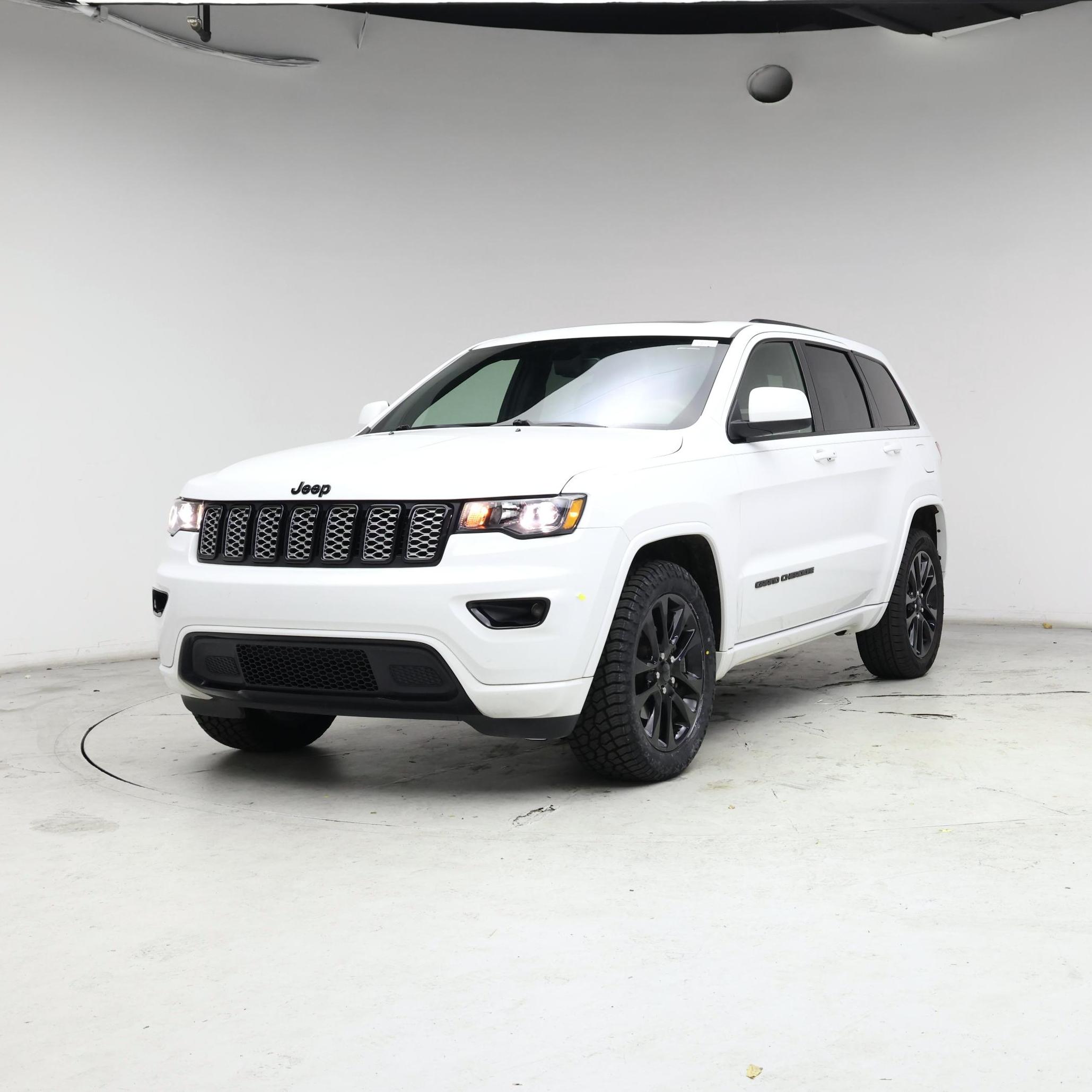 Thumbnail: 2019 Jeep Grand Cherokee - 4