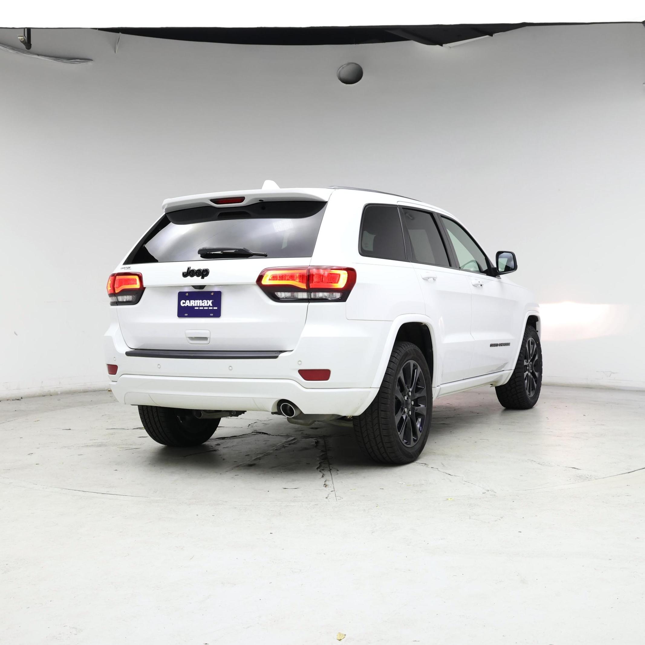 Thumbnail: 2019 Jeep Grand Cherokee - 8