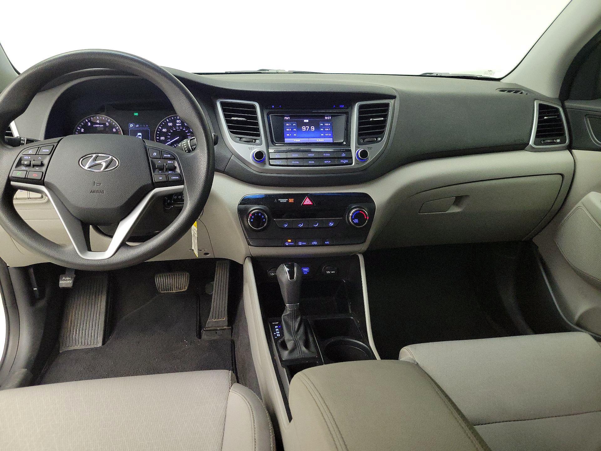 Thumbnail: 2016 Hyundai Tucson - 9