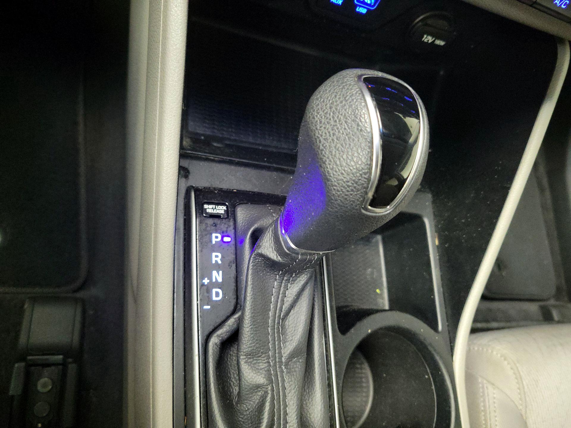 Thumbnail: 2016 Hyundai Tucson - 16