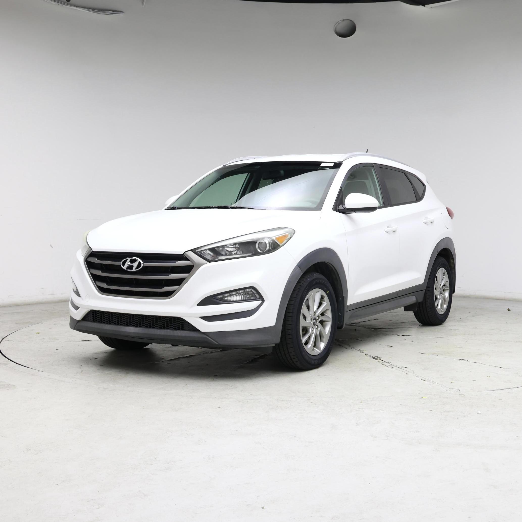 Thumbnail: 2016 Hyundai Tucson - 4