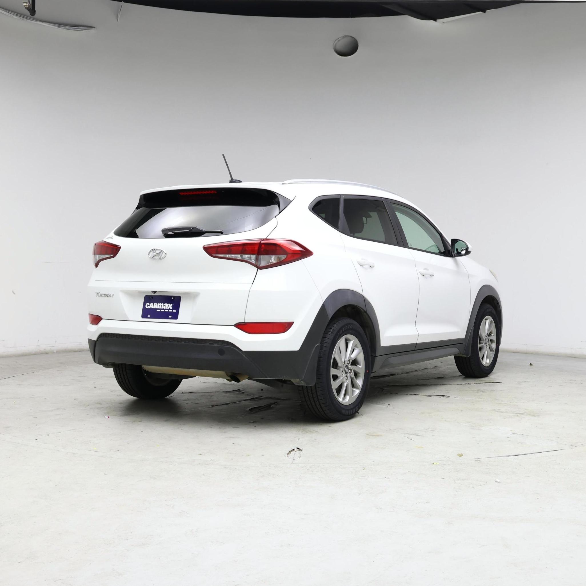Thumbnail: 2016 Hyundai Tucson - 8