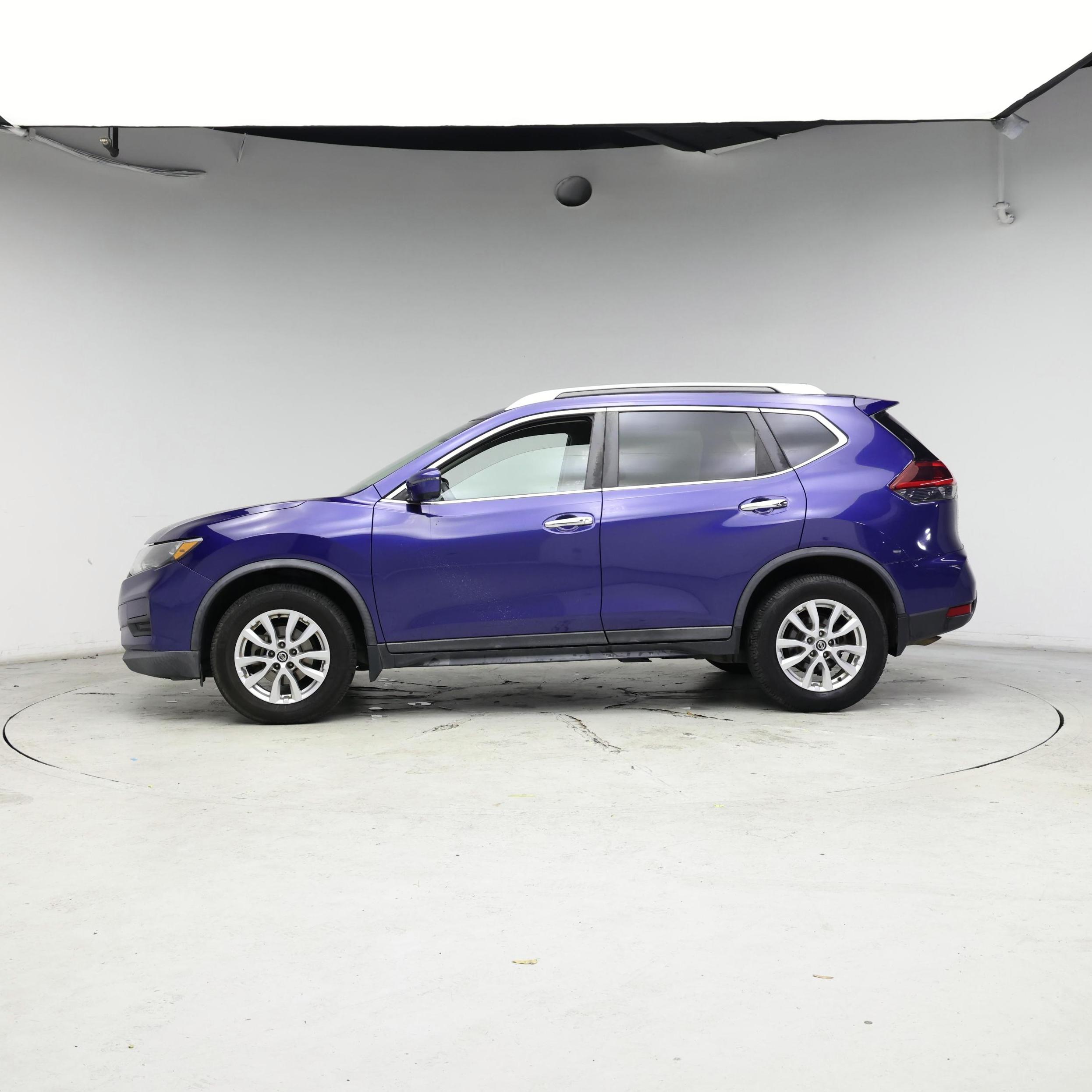 Thumbnail: 2018 Nissan Rogue - 3