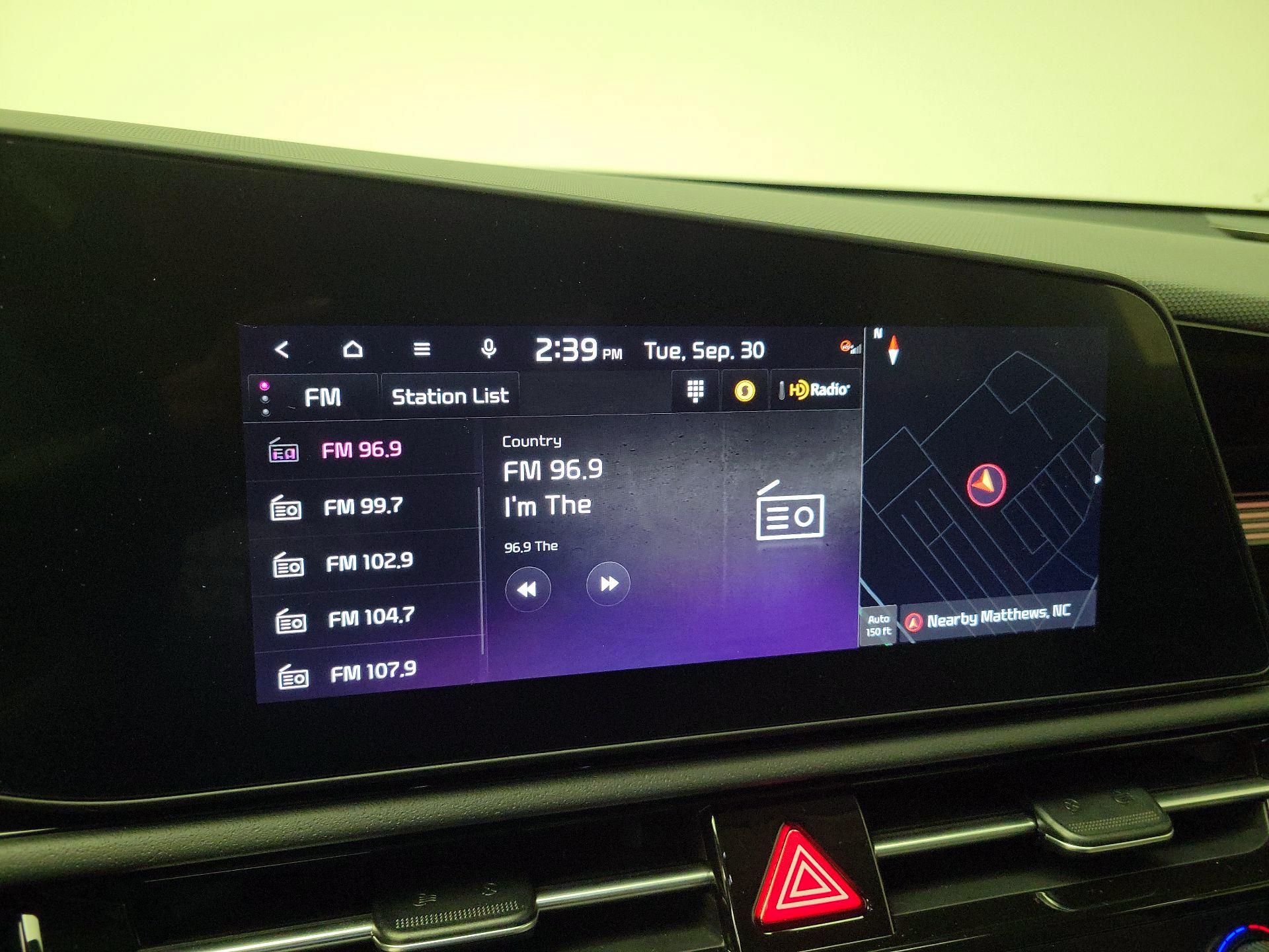 Thumbnail: 2023 Kia Niro - 16