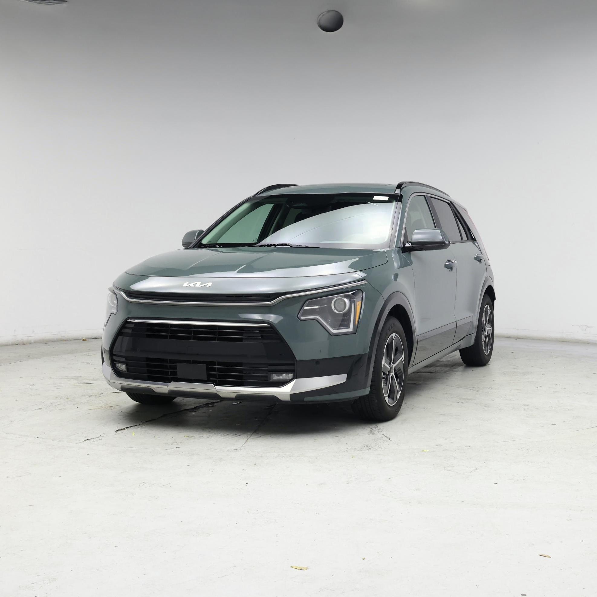 Thumbnail: 2023 Kia Niro - 4