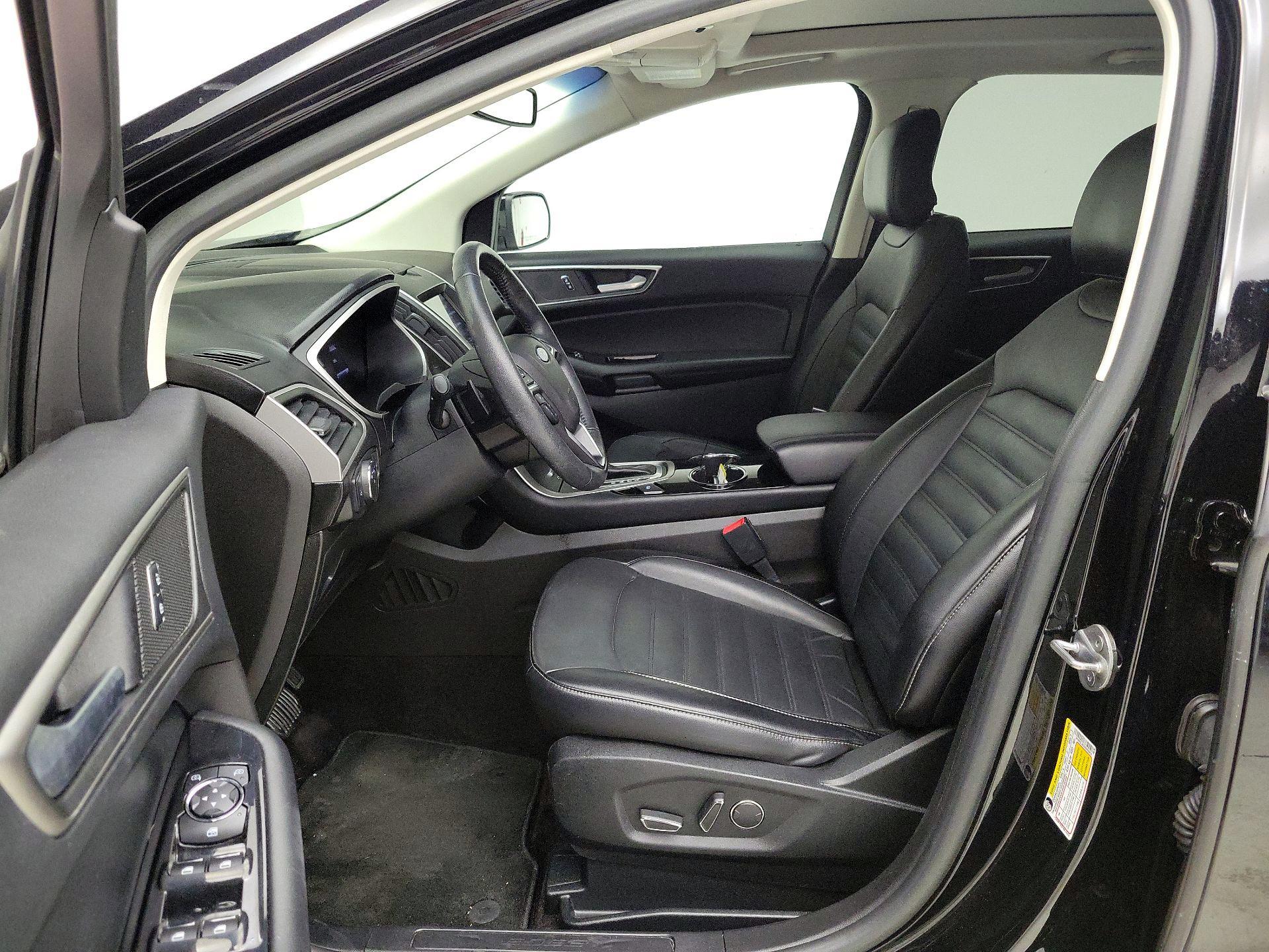 Thumbnail: 2017 Ford Edge - 11